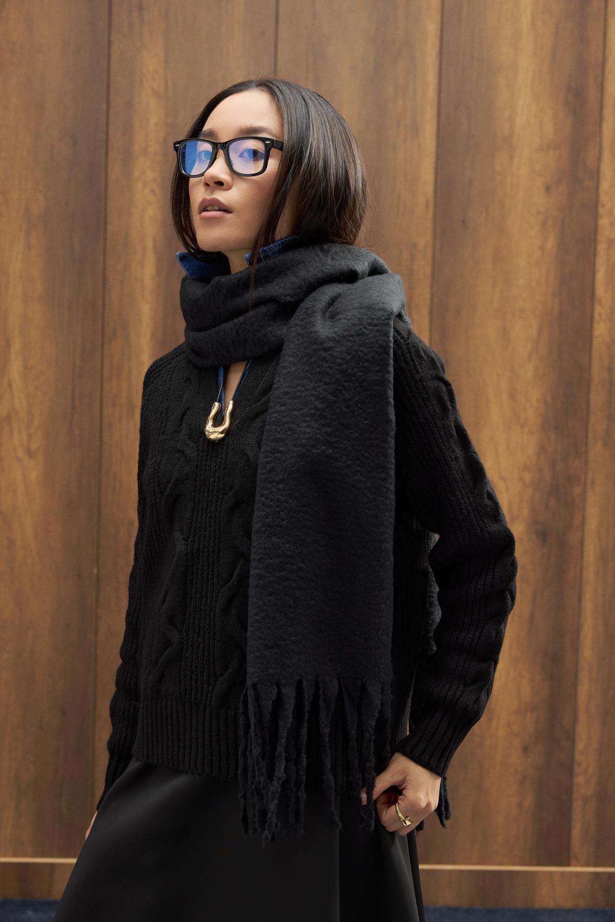 Farsha Püsküllü Yün Atkı - Siyah 