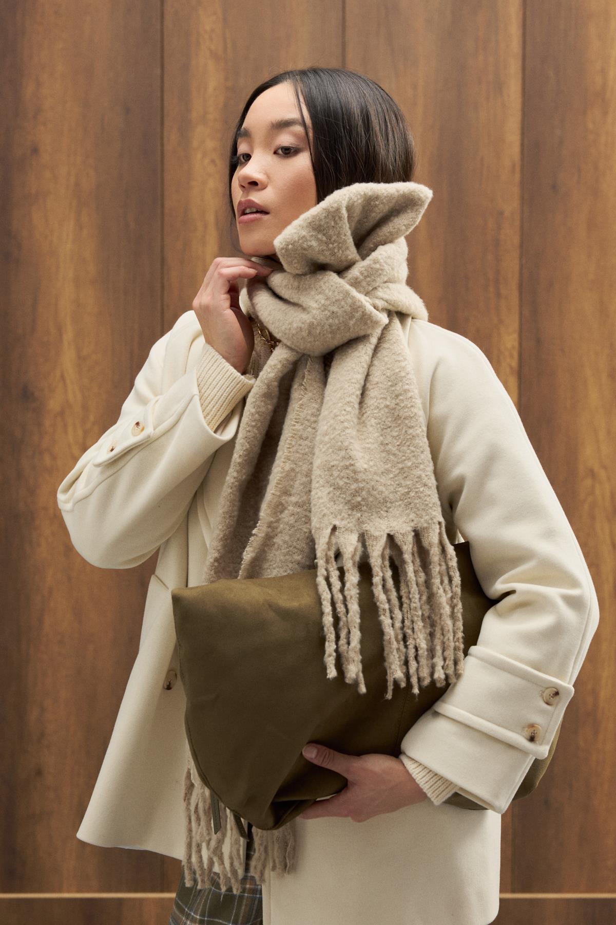 Farsha Püsküllü Yün Atkı - Vizon 