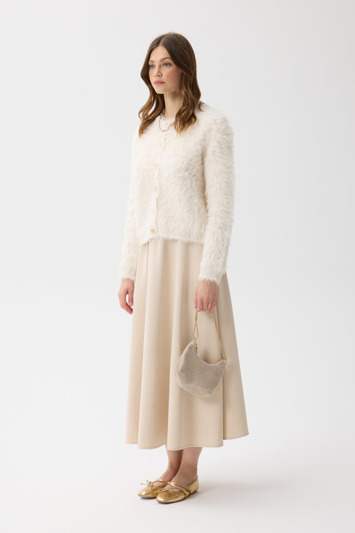 Giselle Tüylü Kalp Düğmeli Hırka - Krem