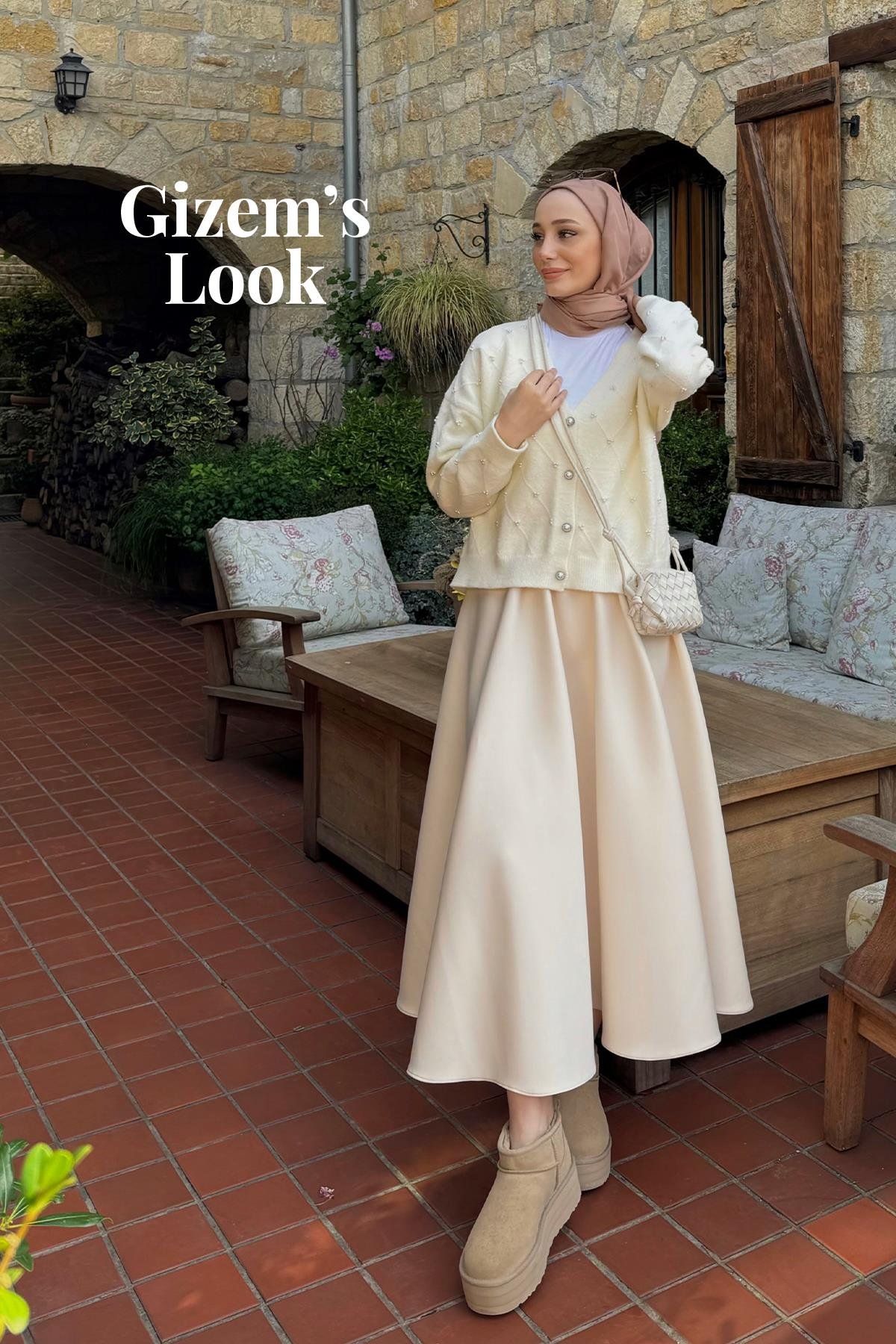 Gizem'in Mary Suni İnci Detaylı Hırka ve Pandora Skuba Kloş Etek Kombini