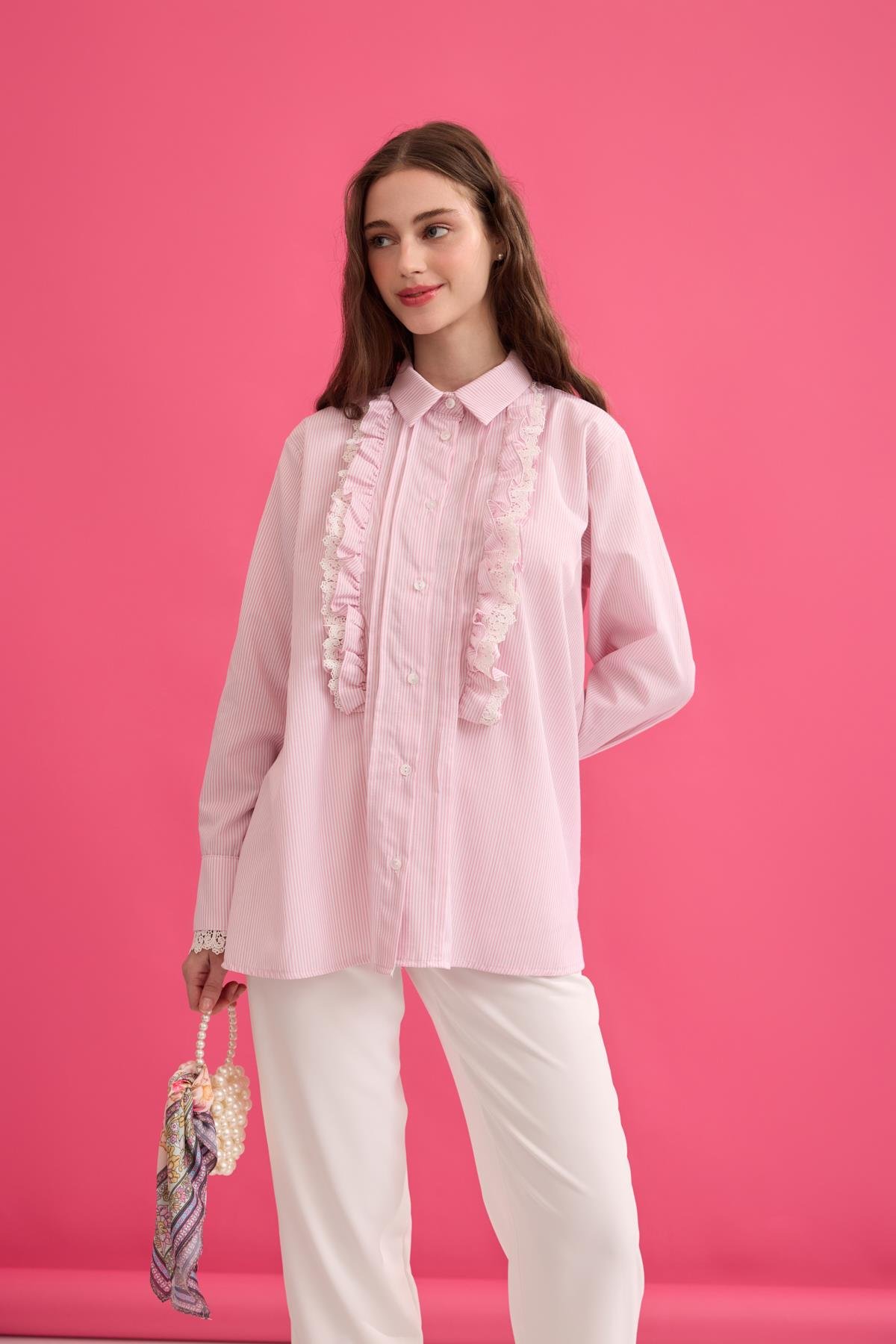 Hailey Güpürlü Fırfırlı Gömlek - Pembe