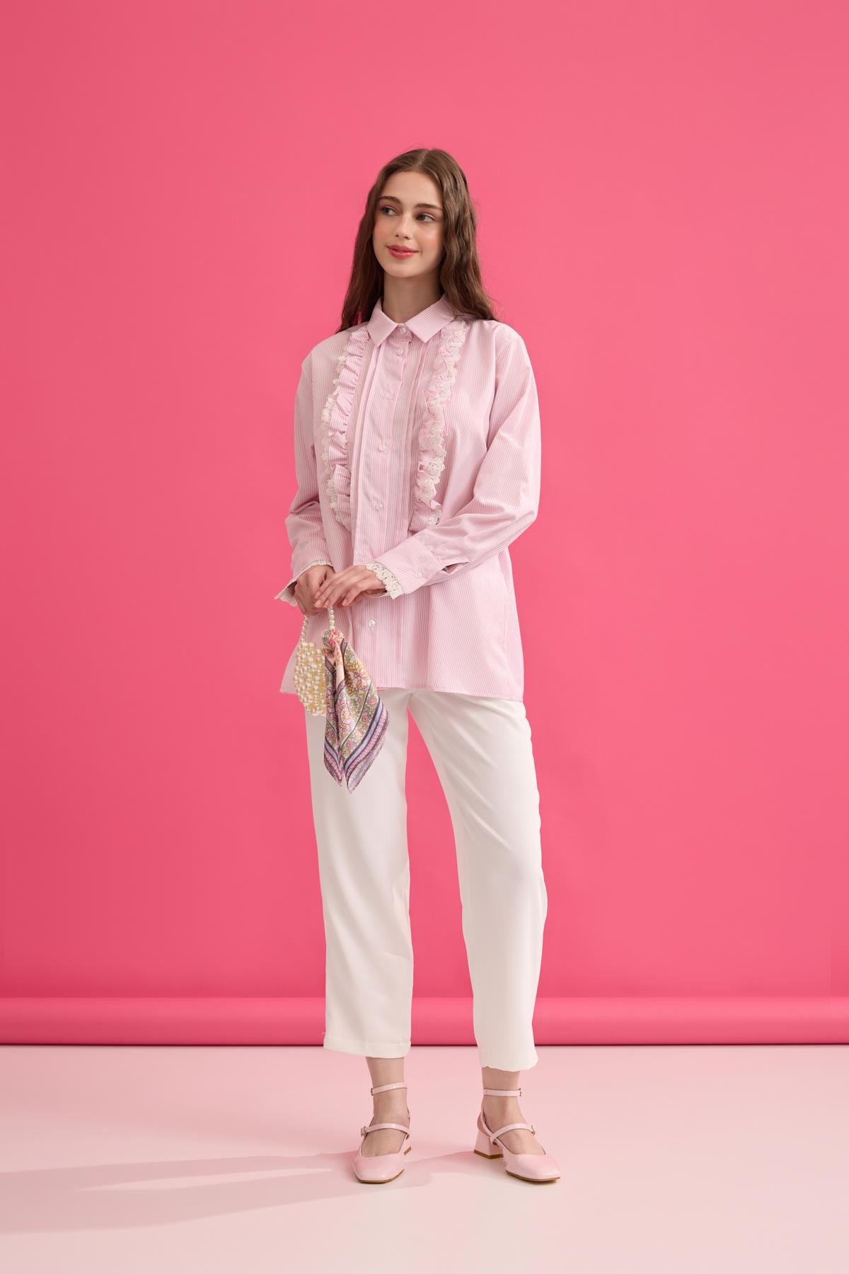 Hailey Güpürlü Fırfırlı Gömlek - Pembe