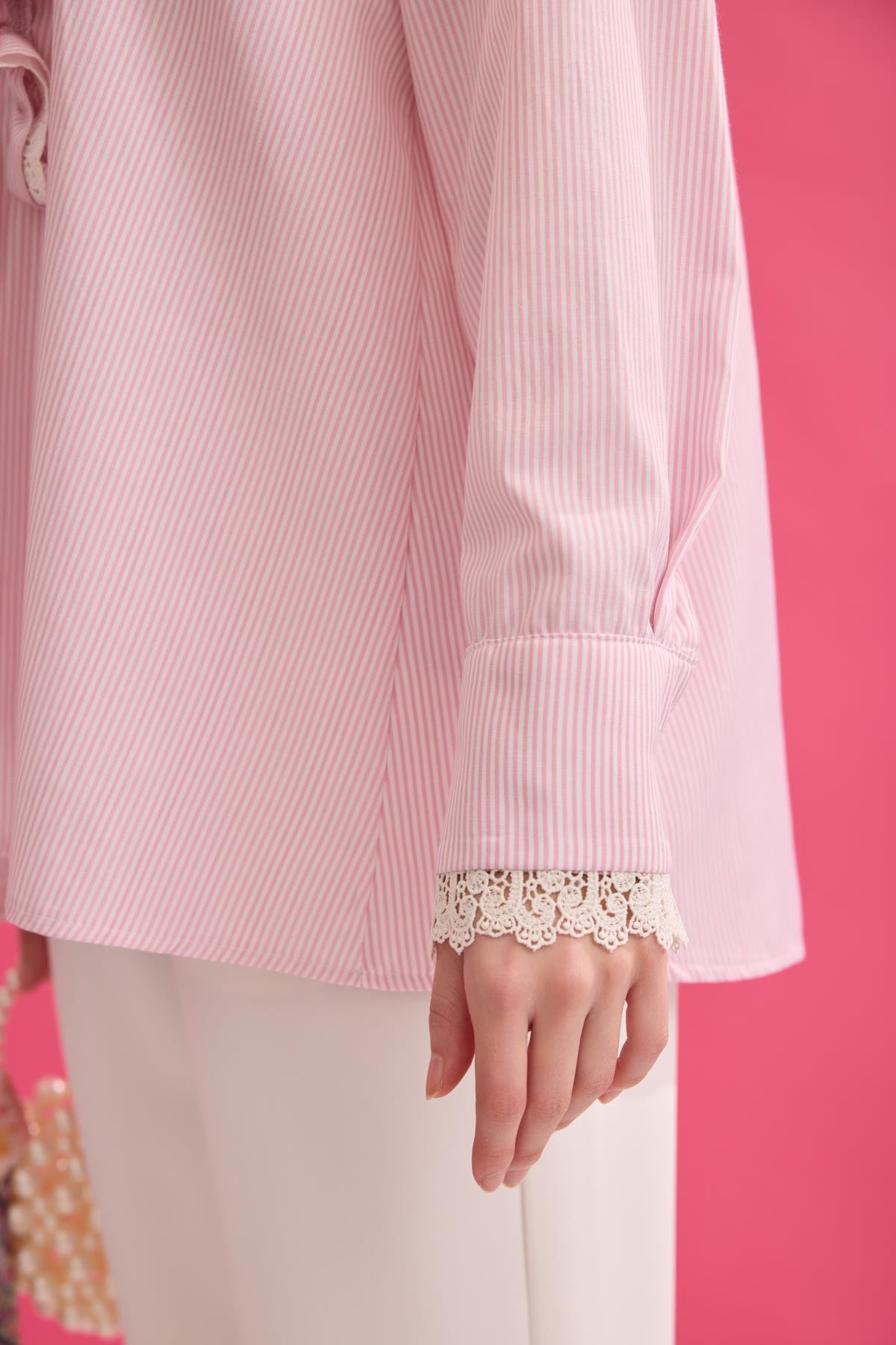 Hailey Güpürlü Fırfırlı Gömlek - Pembe