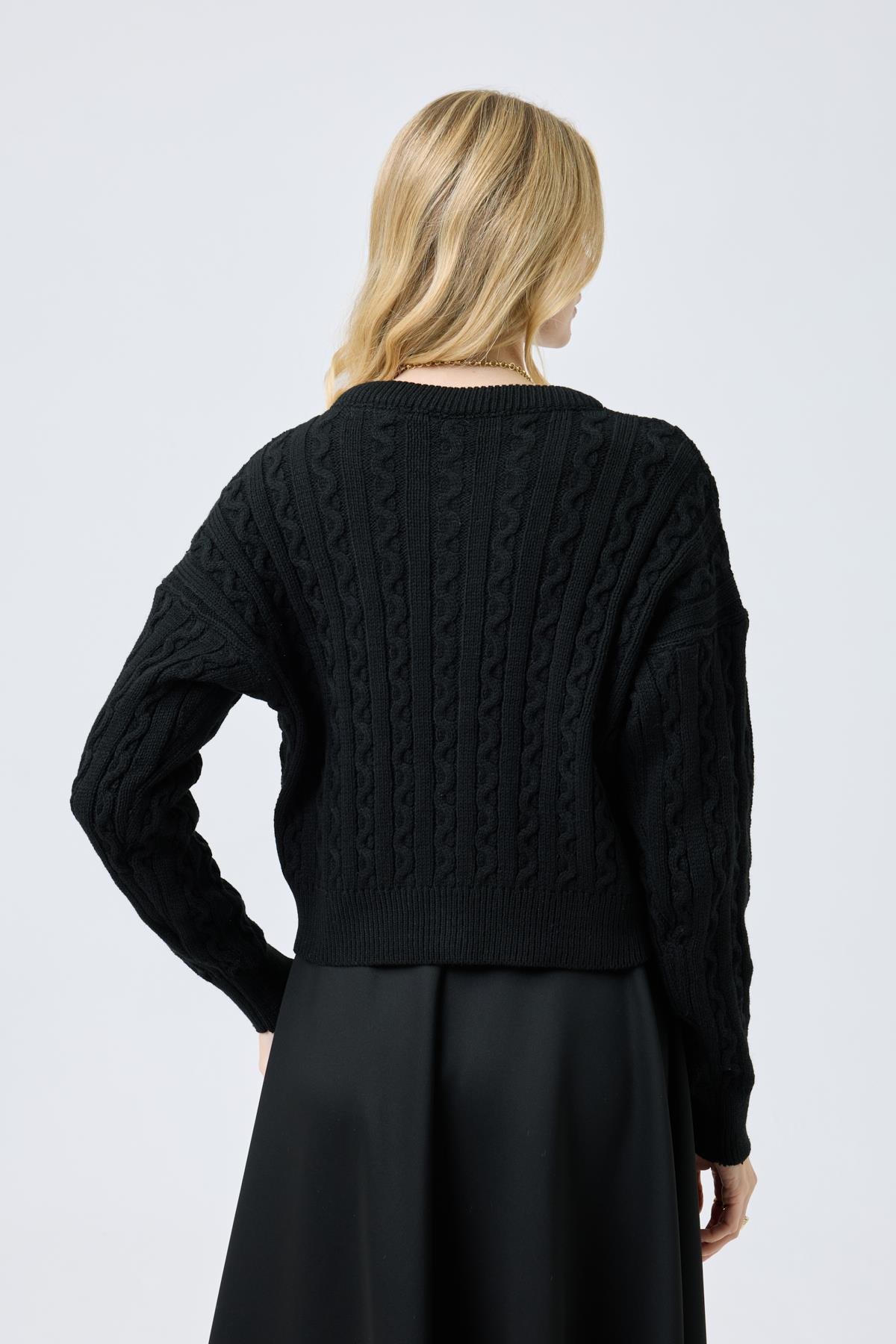 Hazel Saç Örgülü Gold Düğmeli Hırka - Siyah