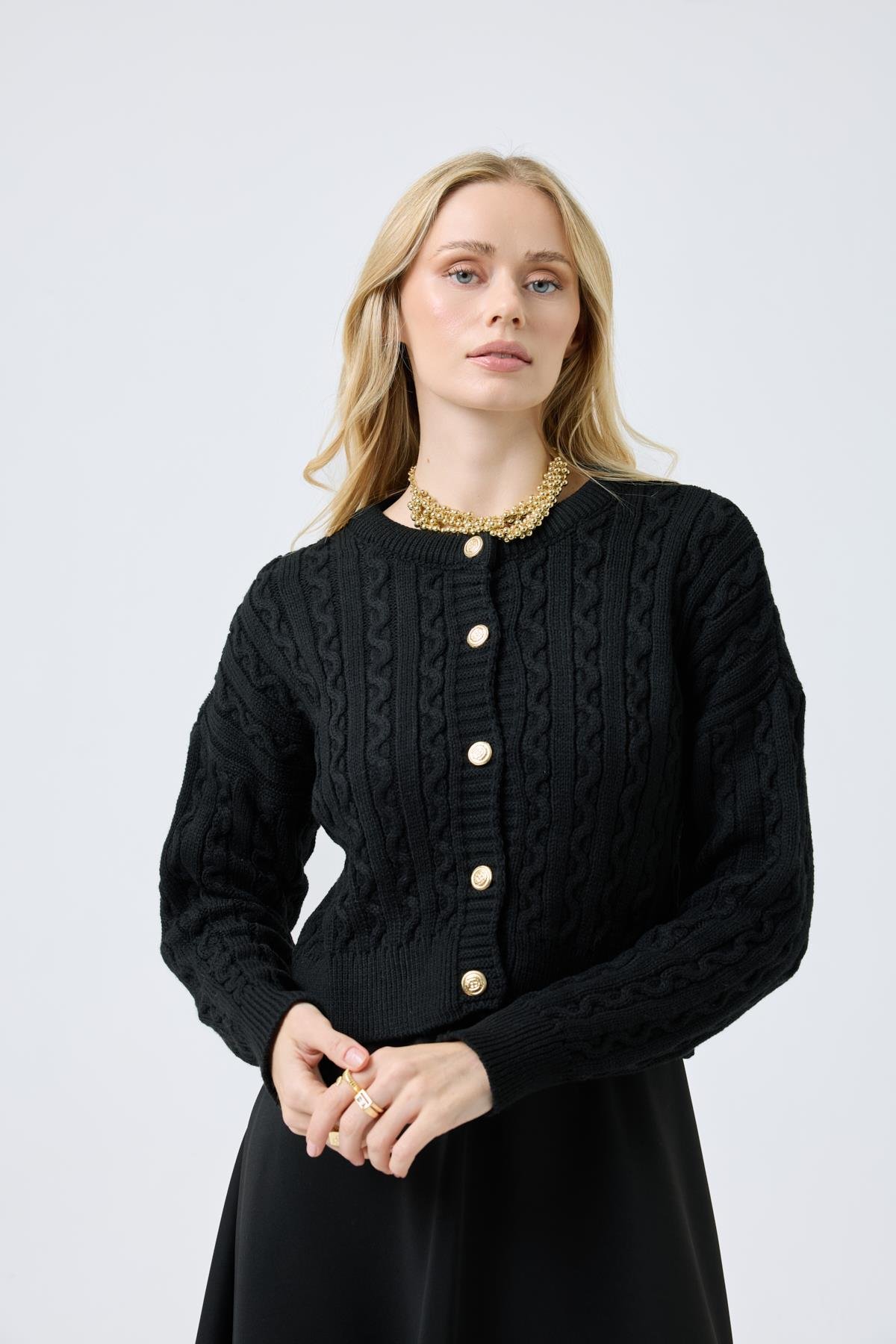 Hazel Saç Örgülü Gold Düğmeli Hırka - Siyah