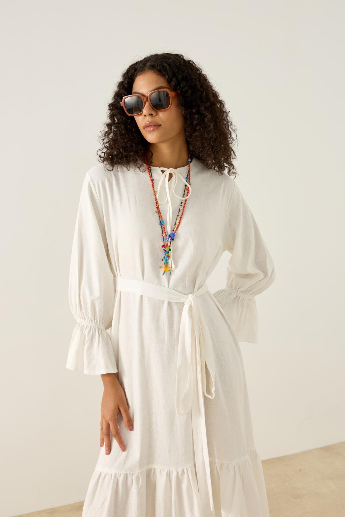 Isolde Kemerli Keten Elbise - Beyaz