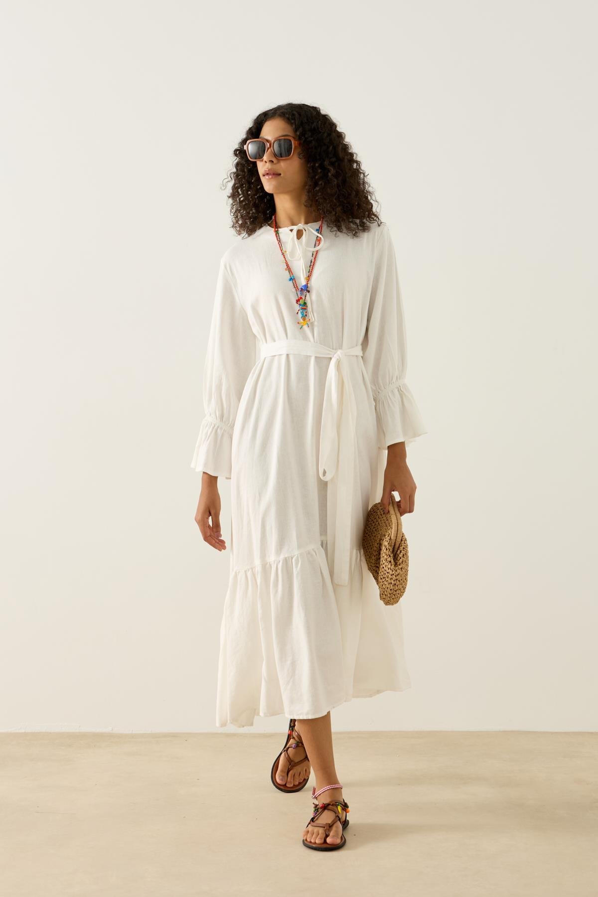 Isolde Kemerli Keten Elbise - Beyaz