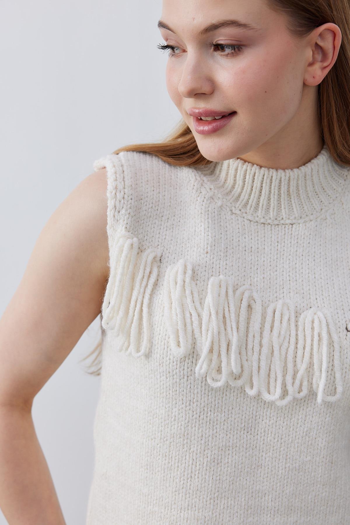 Josie Püsküllü Örme Süveter-Bej