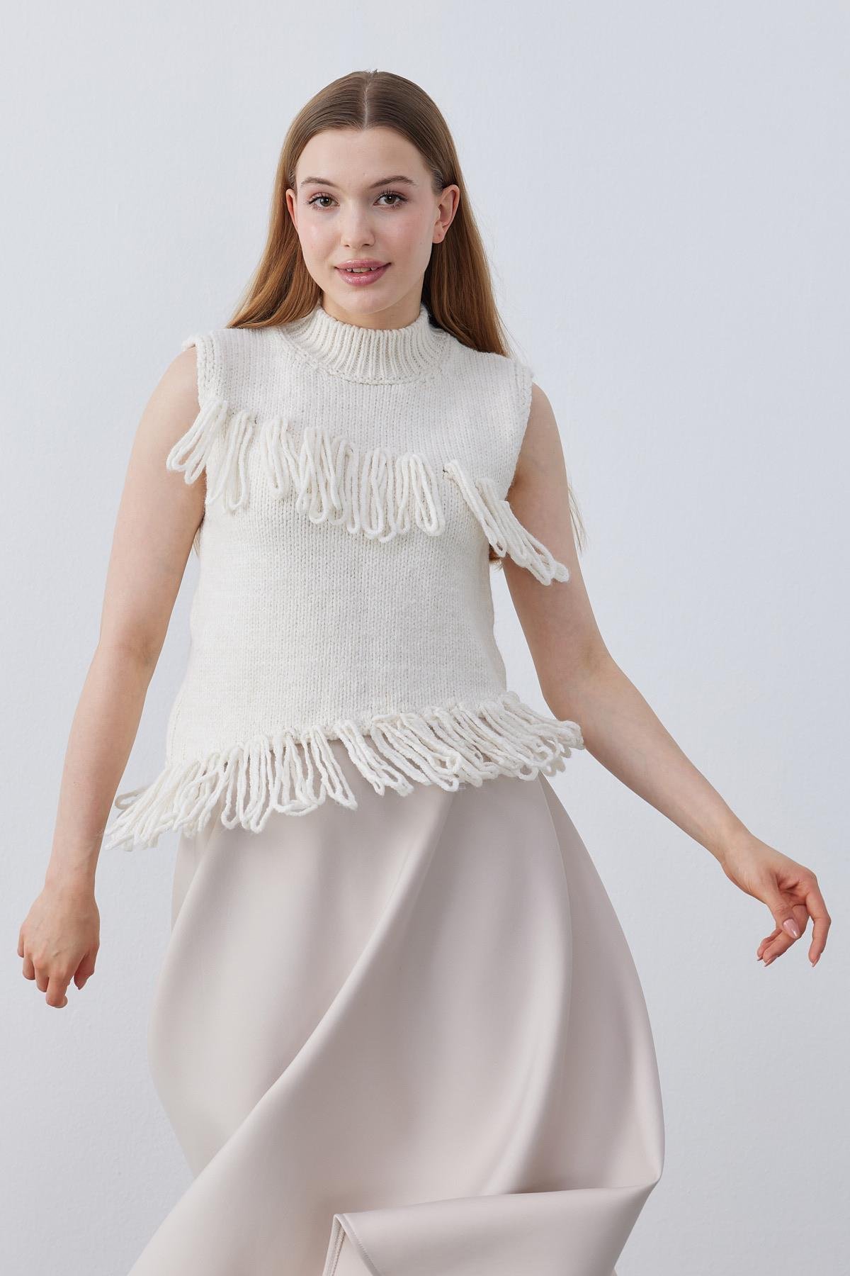 Josie Püsküllü Örme Süveter-Bej