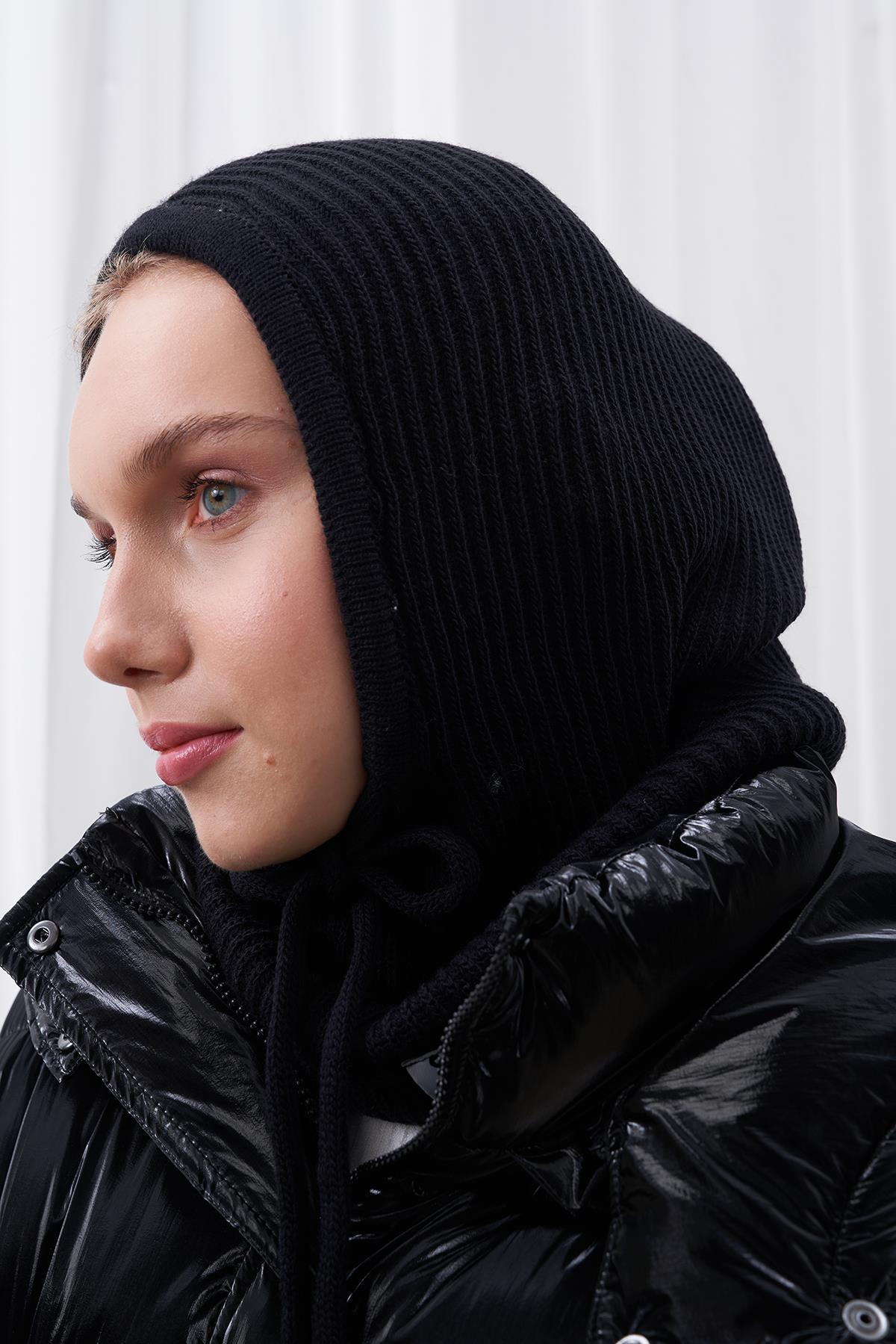 KAPÜŞONLU BERE - SİYAH