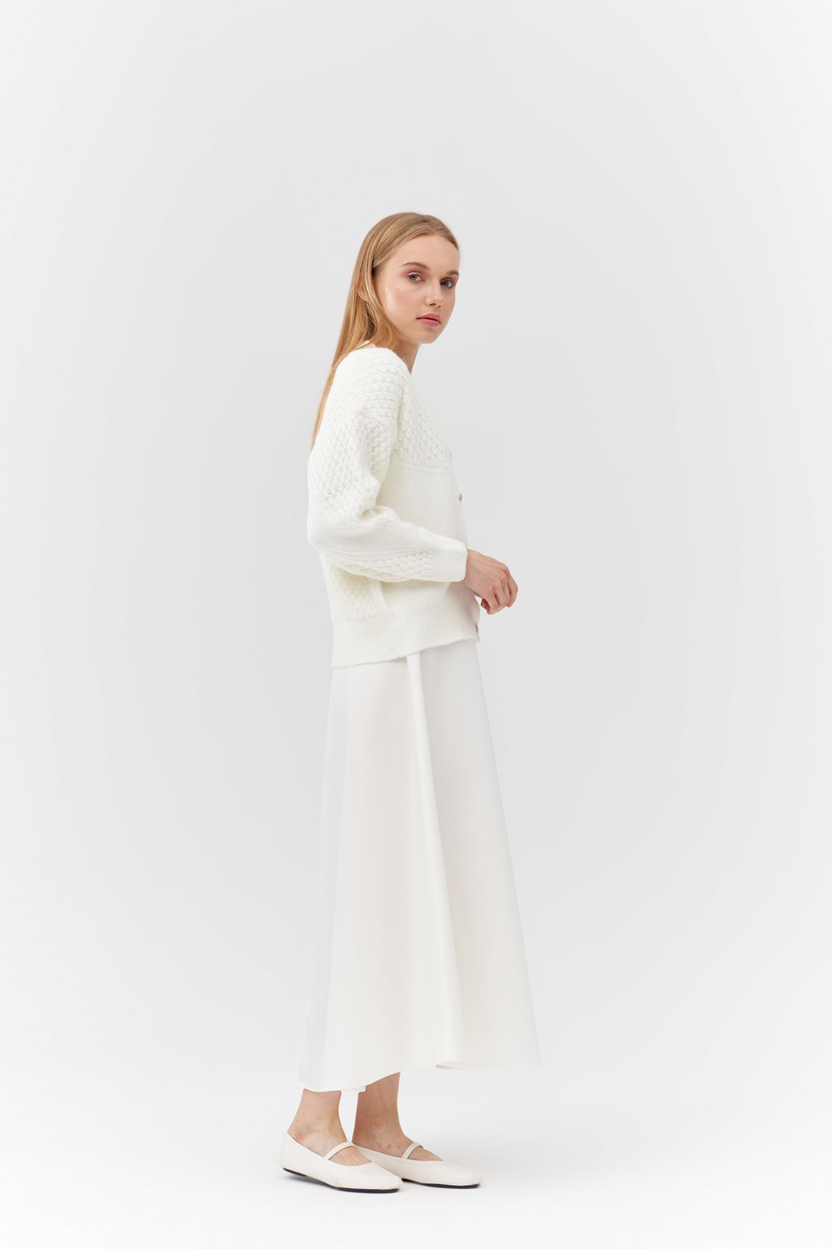 KATİE TAŞ DÜĞME DETAYLI ÖRME HIRKA - EKRU