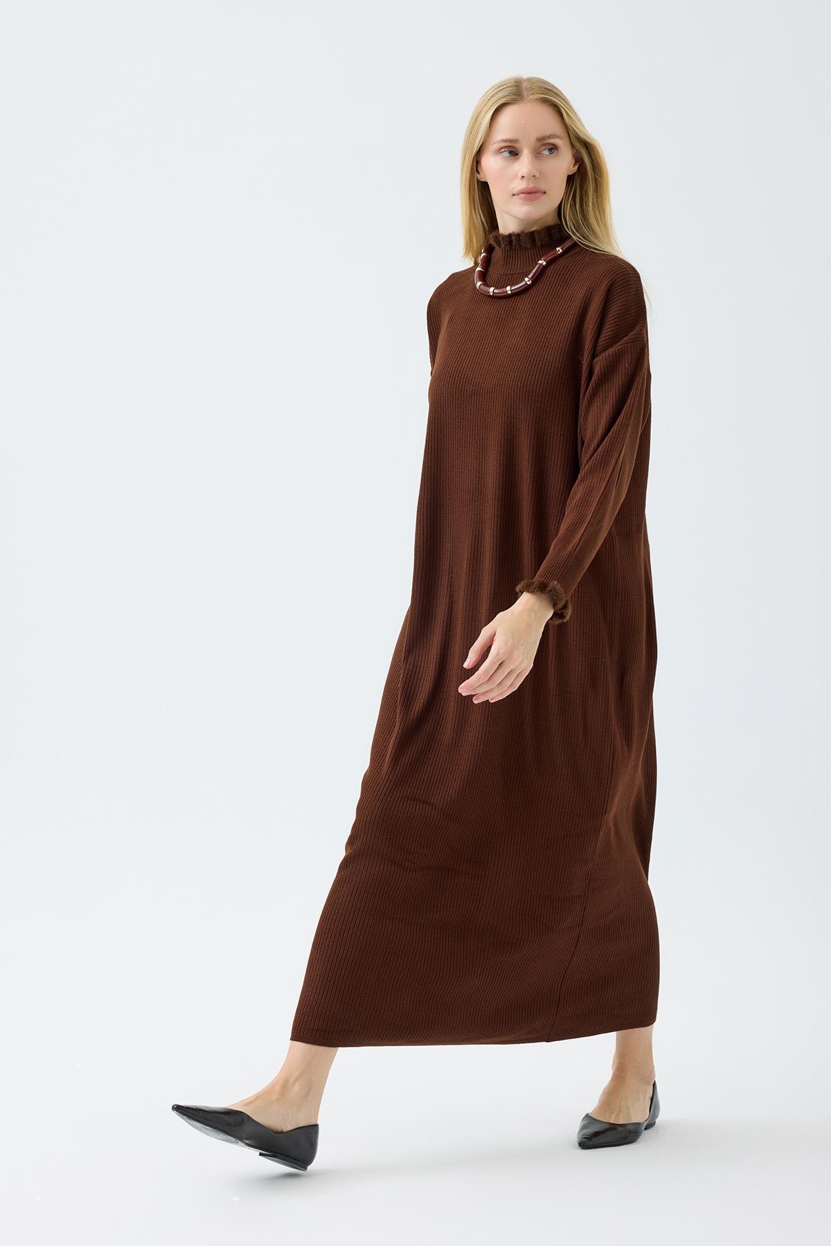 Laura Fitilli Tüylü Elbise - Kahverengi 