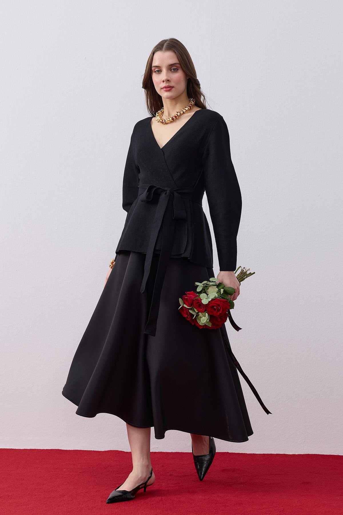 Lavinya Peplum Detaylı Triko Blazer- Siyah