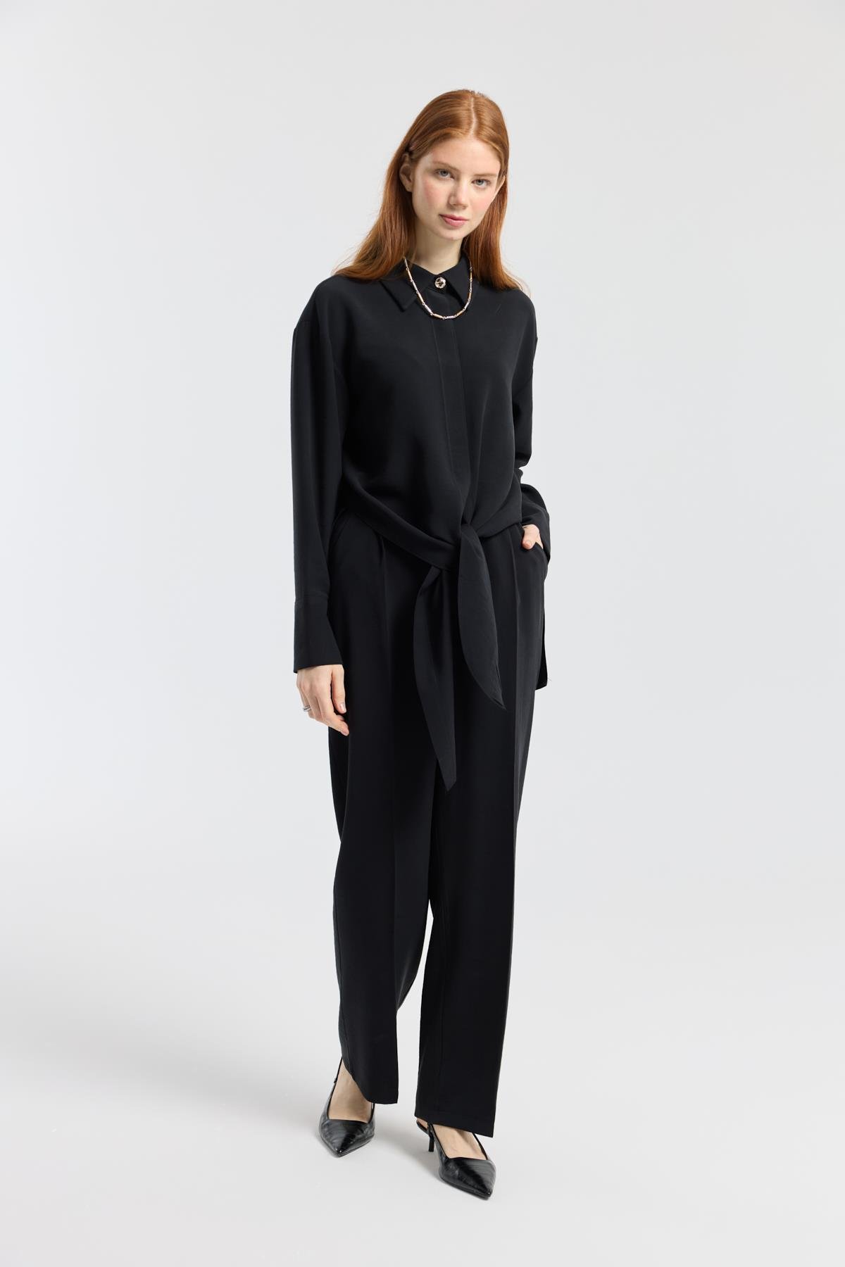 Liliya Önden Bağlamalı Pile Detaylı Takım - Siyah