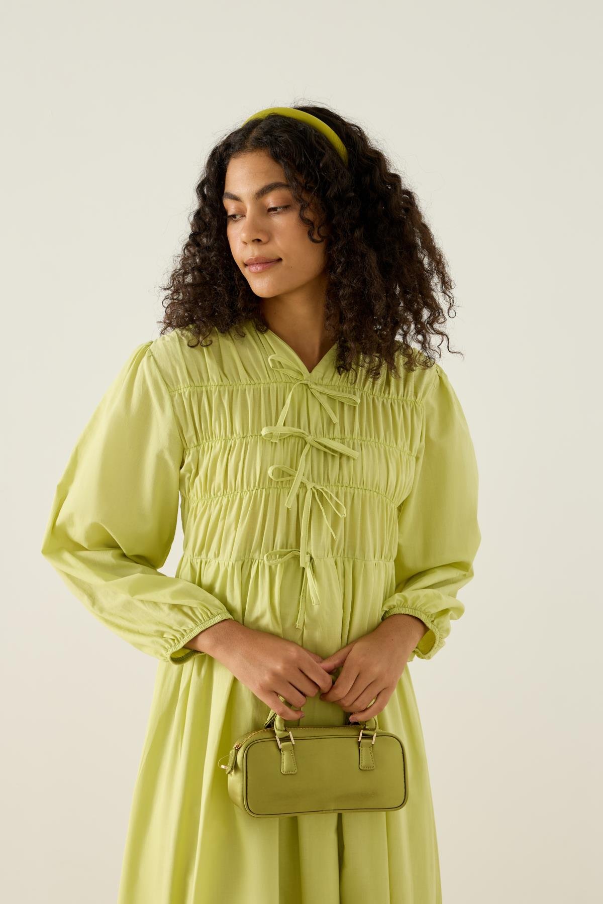 Lucianna Fiyonklu Büzgülü Vual Elbise - Yeşil