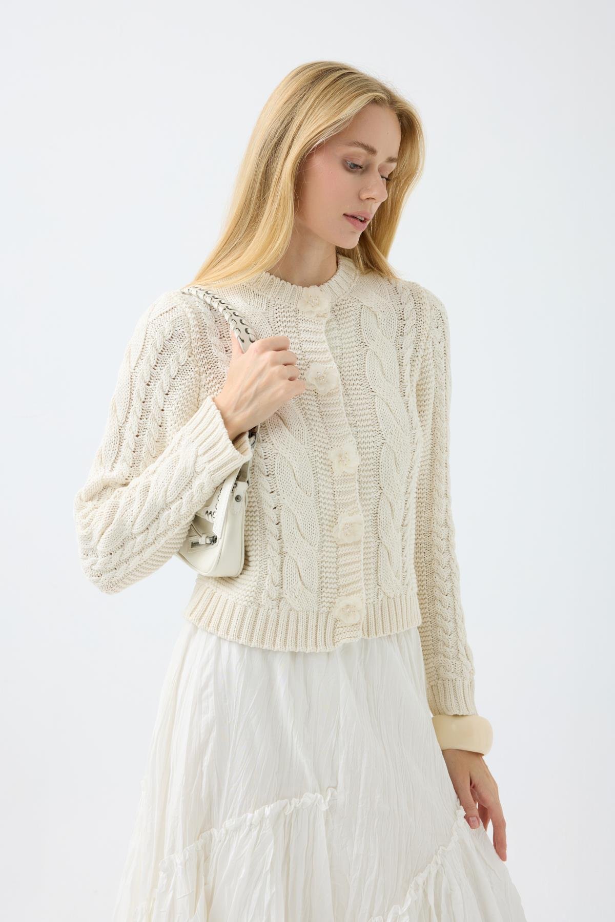 Marilyn Düğme Aksesuarlı Hırka - Bej 