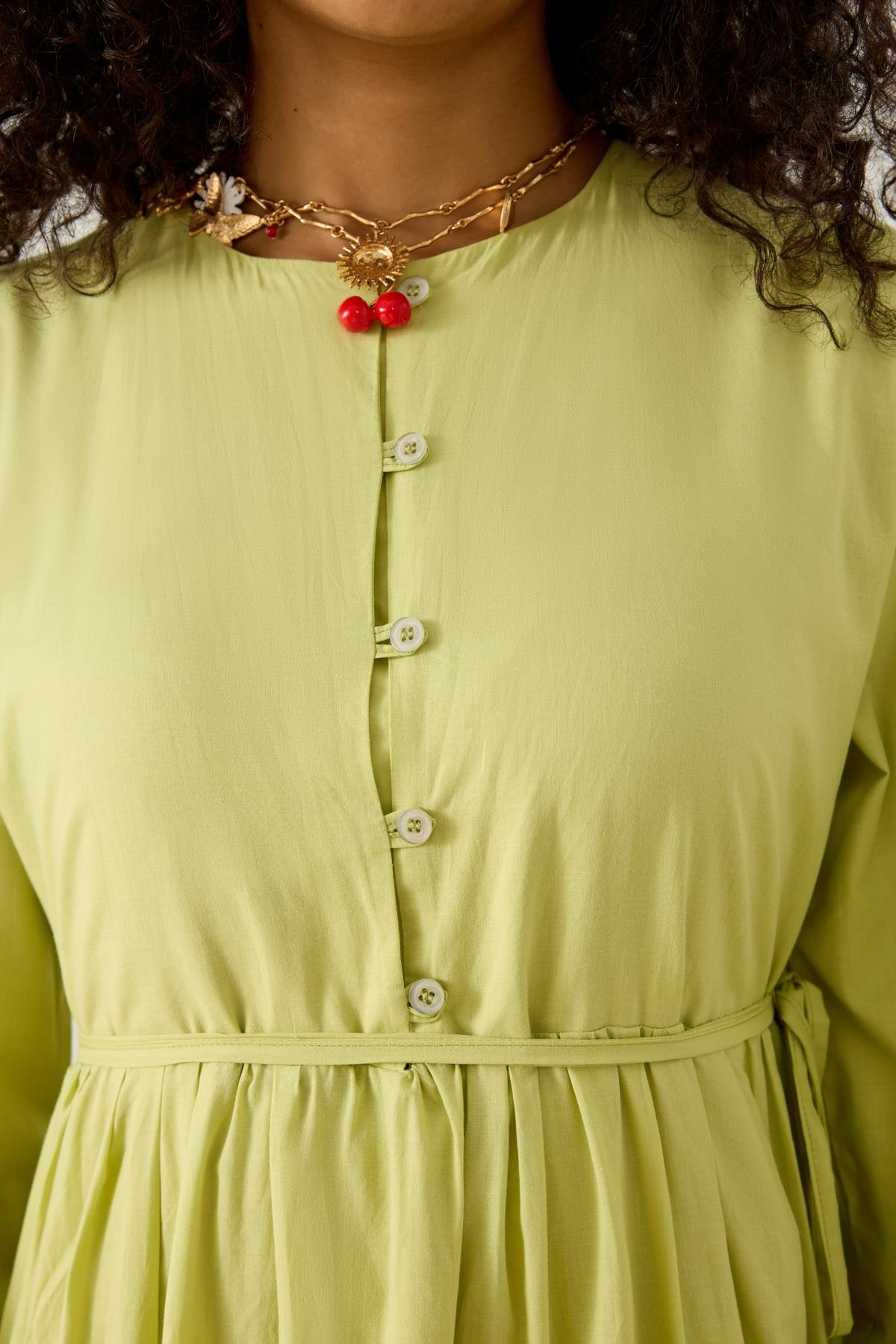 Mariposa Katlı Düğmeli Vual Elbise - Yeşil