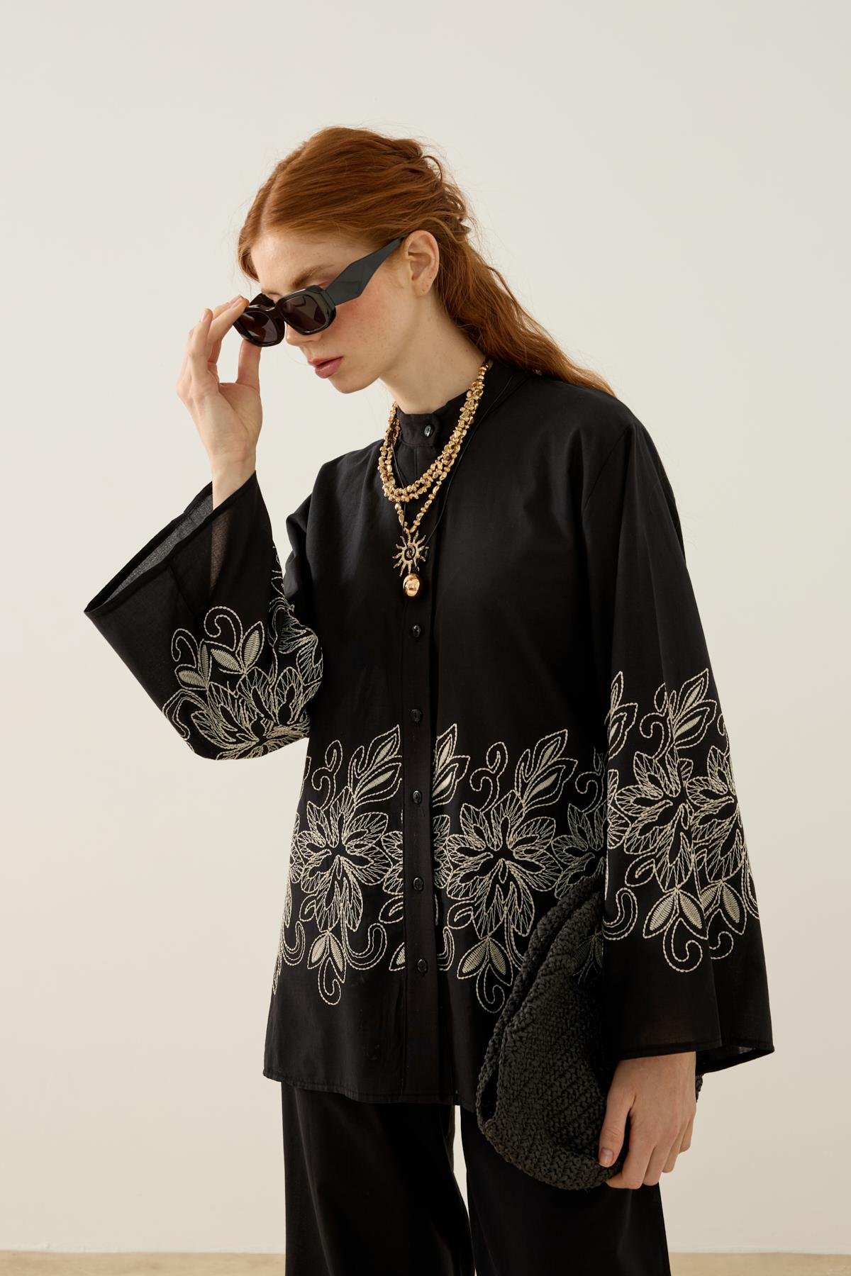 Mia Nakış İşlemeli Keten Takım - Siyah