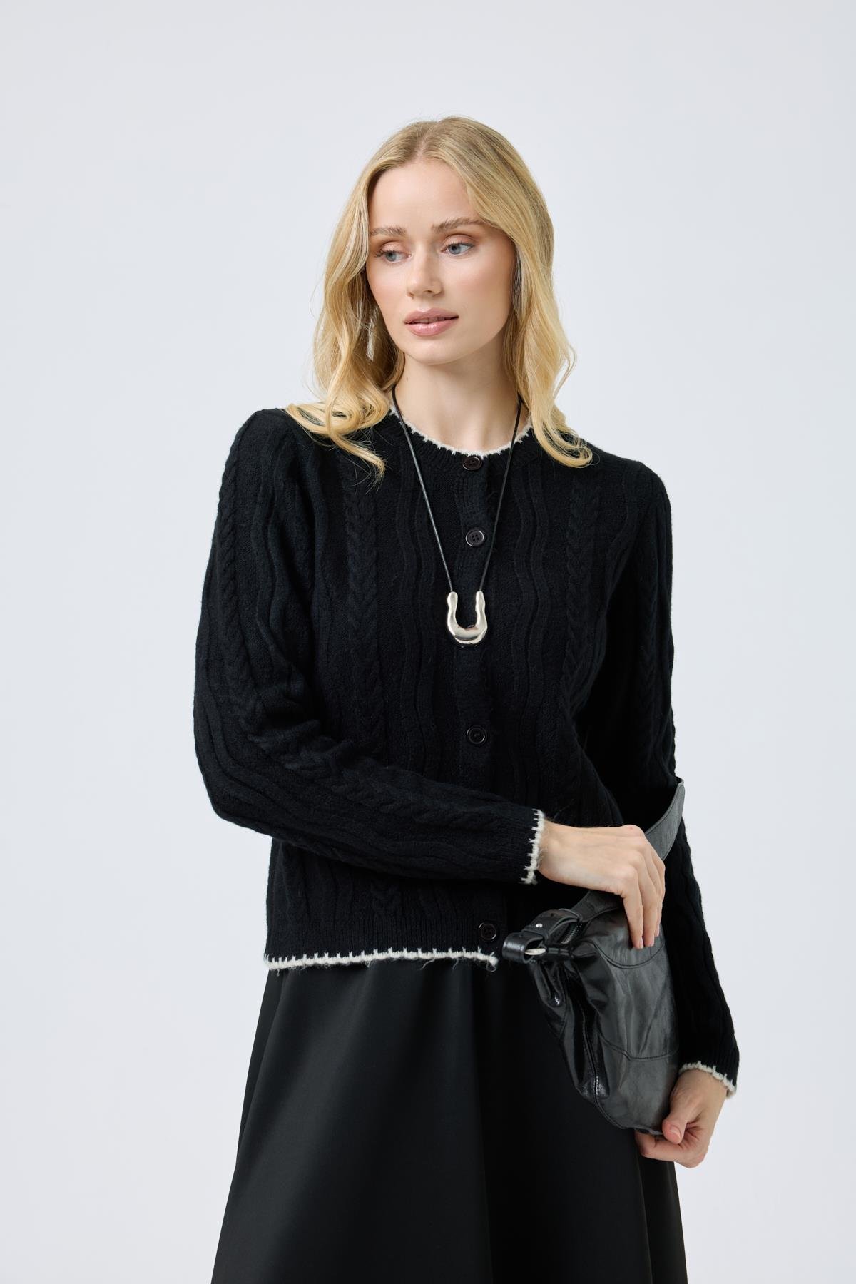 Myra Kontrast Saç Örgülü Hırka - Siyah 