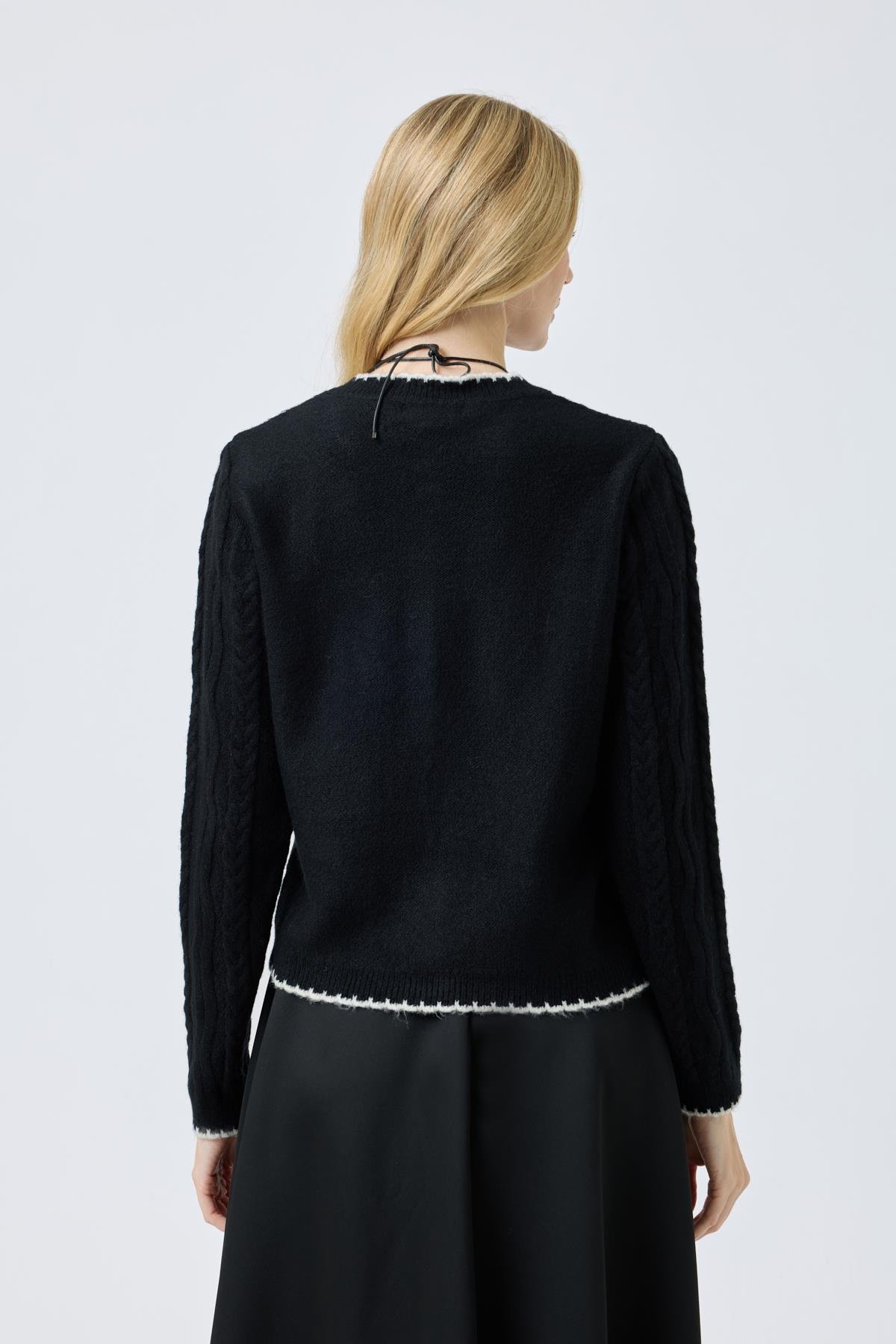 Myra Kontrast Saç Örgülü Hırka - Siyah 