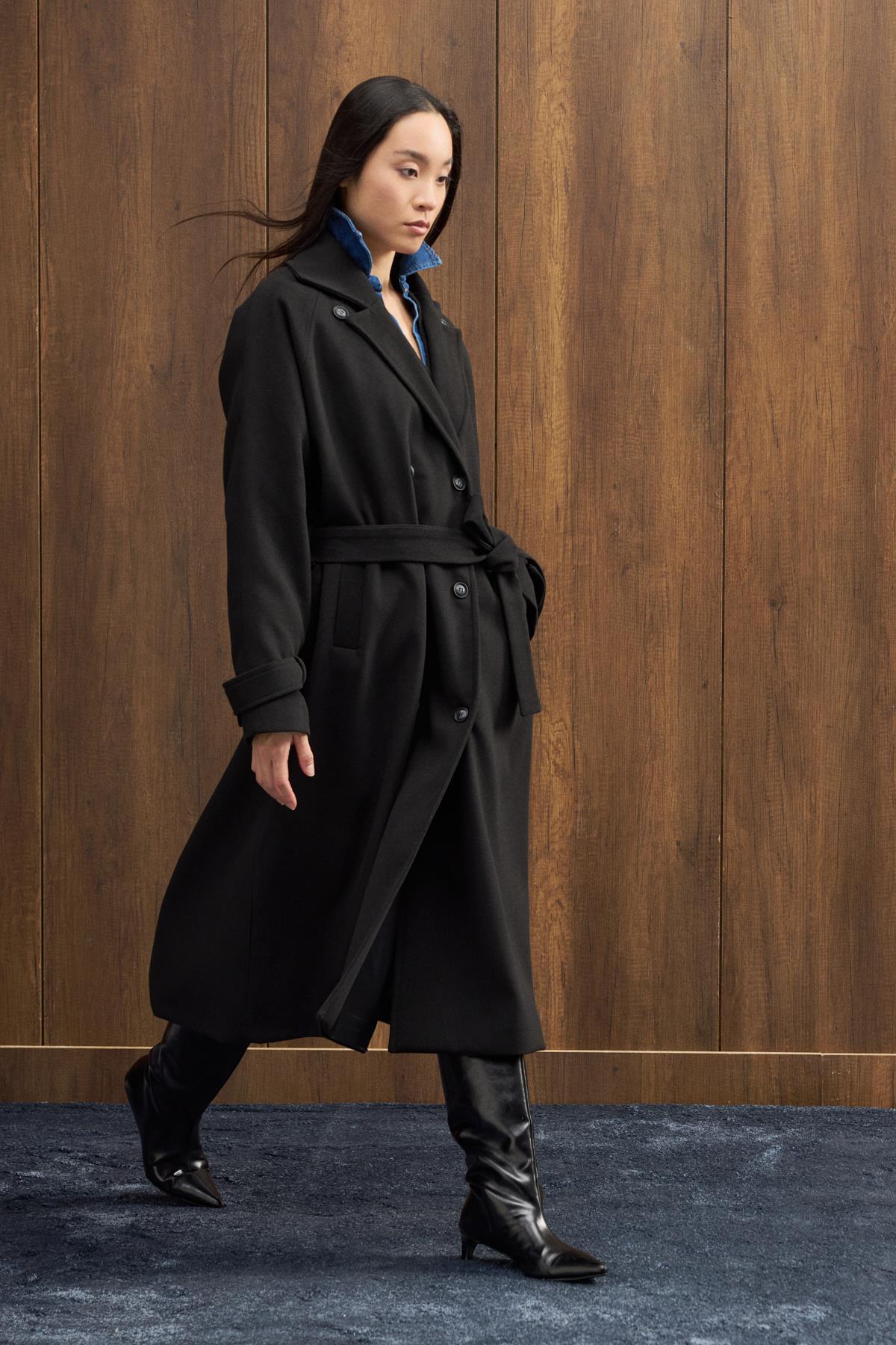 Nile Kuşaklı Kruvaze Kaşe Kaban - Siyah 