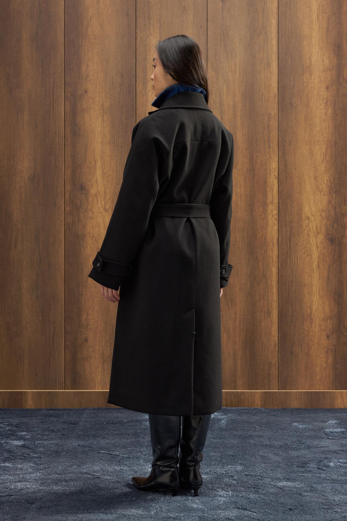 Nile Kuşaklı Kruvaze Kaşe Kaban - Siyah 