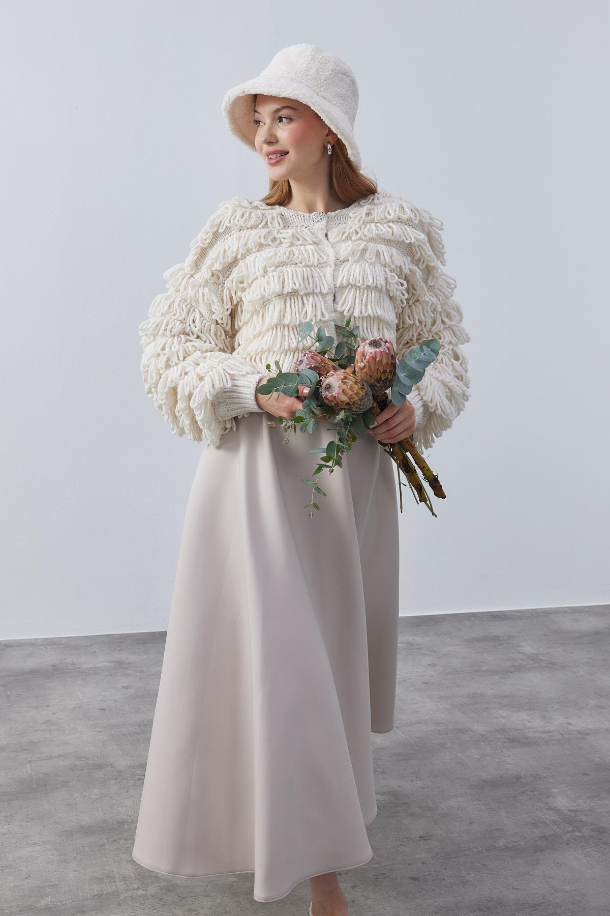 Norio Püskül Detaylı Taş Düğmeli Örme Ceket - Bej