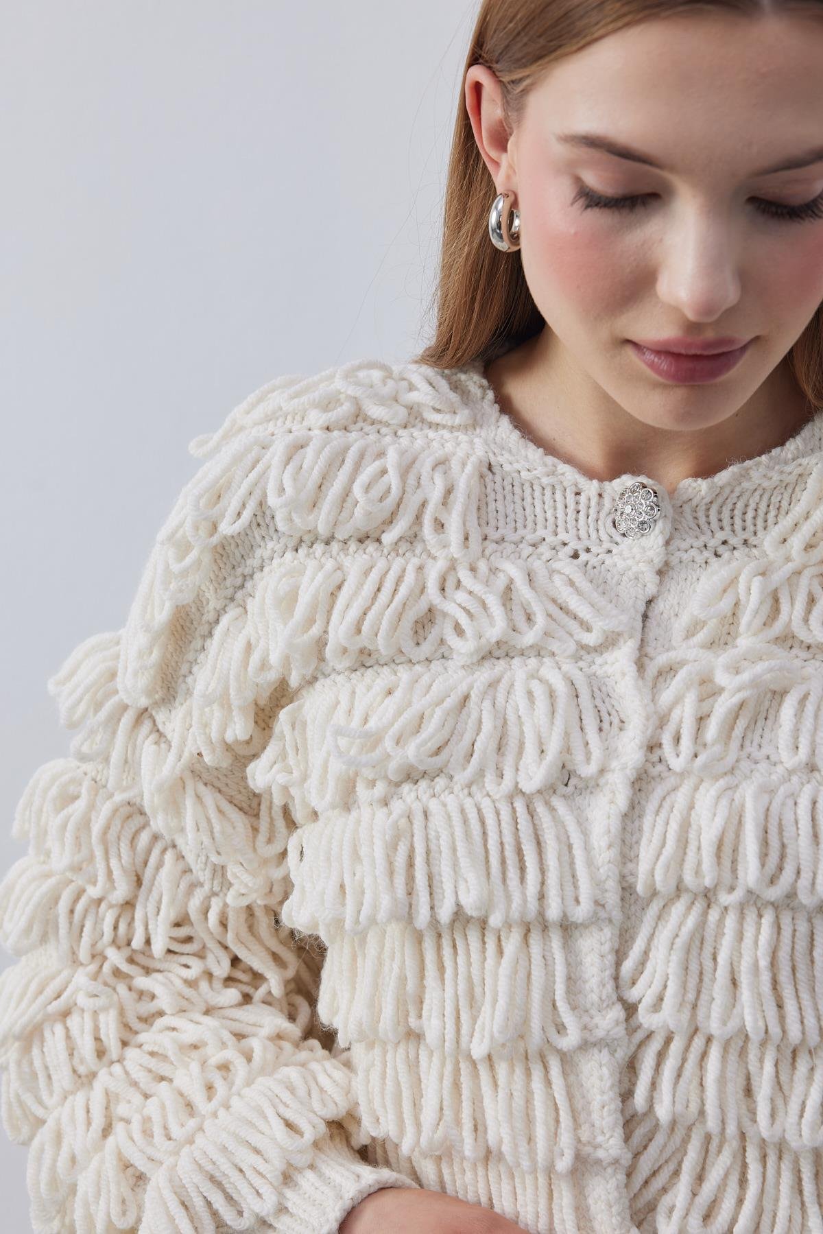 Norio Püskül Detaylı Taş Düğmeli Örme Ceket - Bej