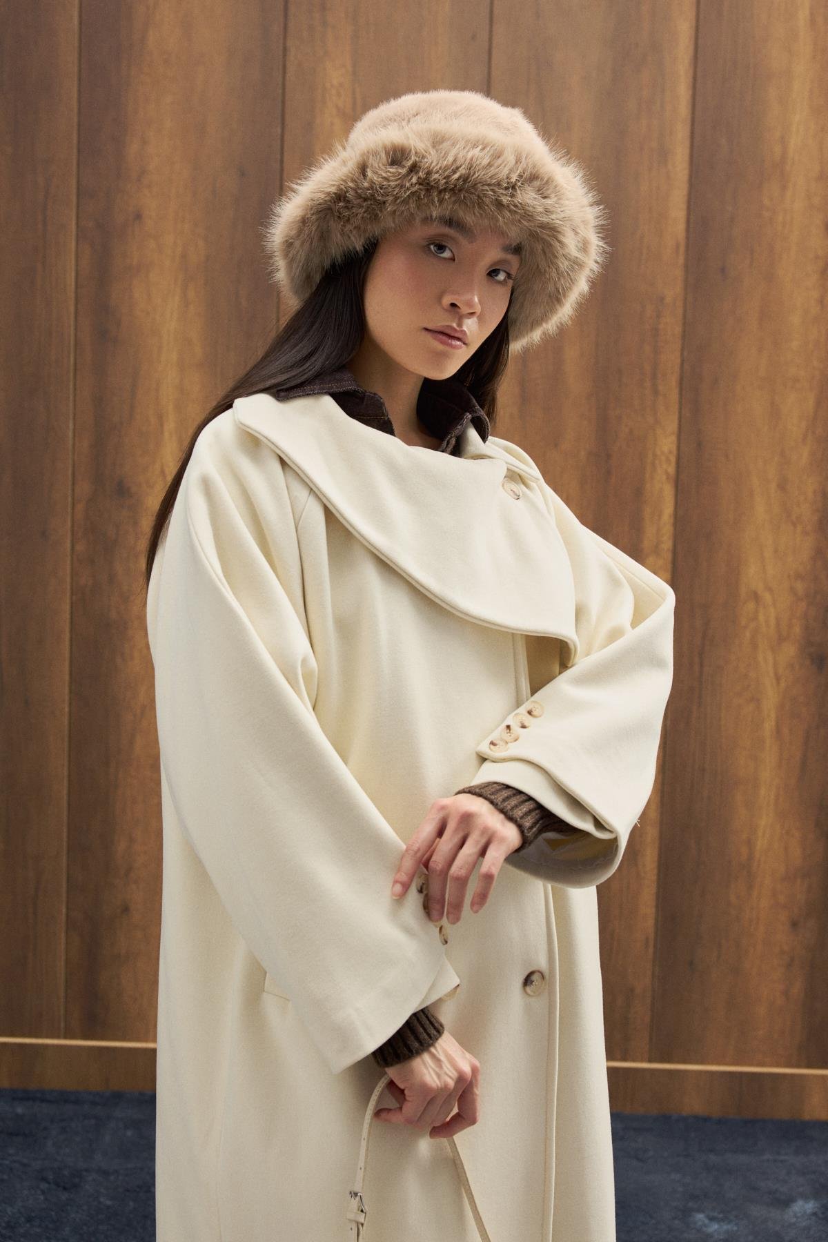 Paradoks Yaka Detaylı Oversize Kaban - Ekru 