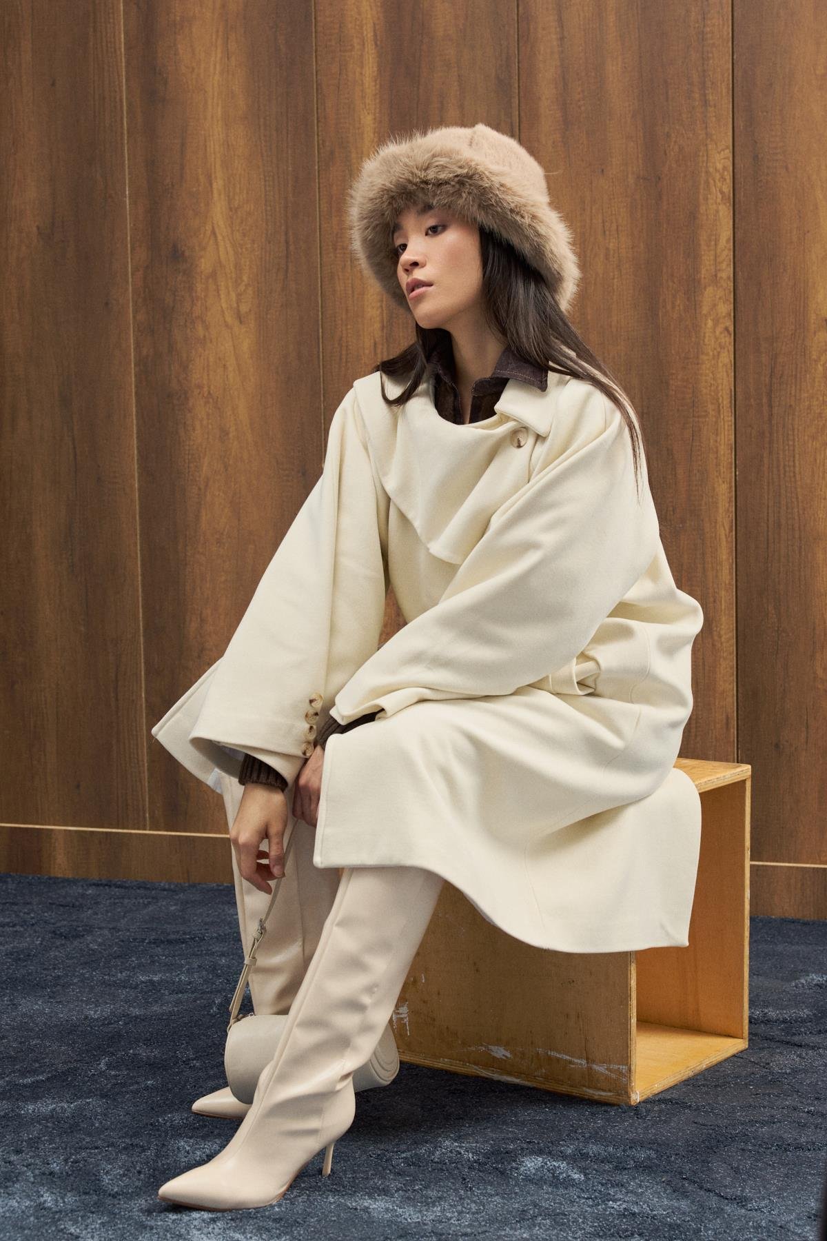 Paradoks Yaka Detaylı Oversize Kaban - Ekru 