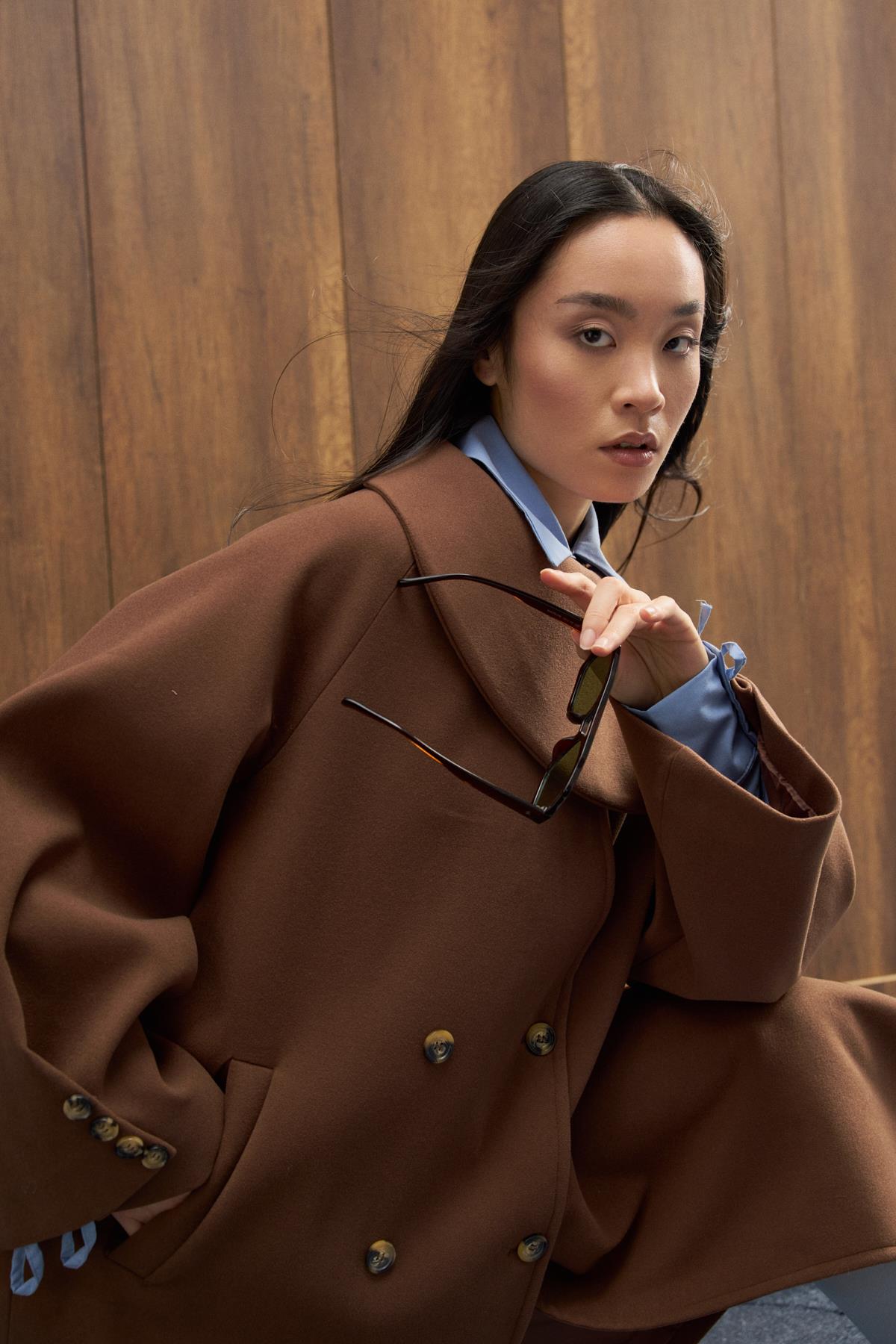 Paradoks Yaka Detaylı Oversize Kaban  - Kahverengi 