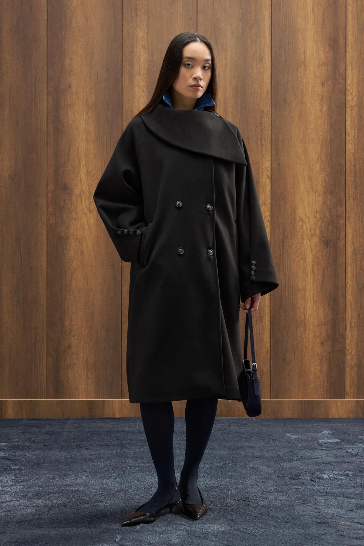 Paradoks Yaka Detaylı Oversize Kaban - Siyah 