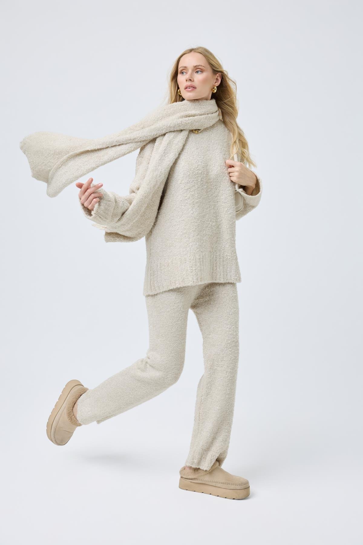 Polyane Atkılı Dokulu Triko Takım - Bej 