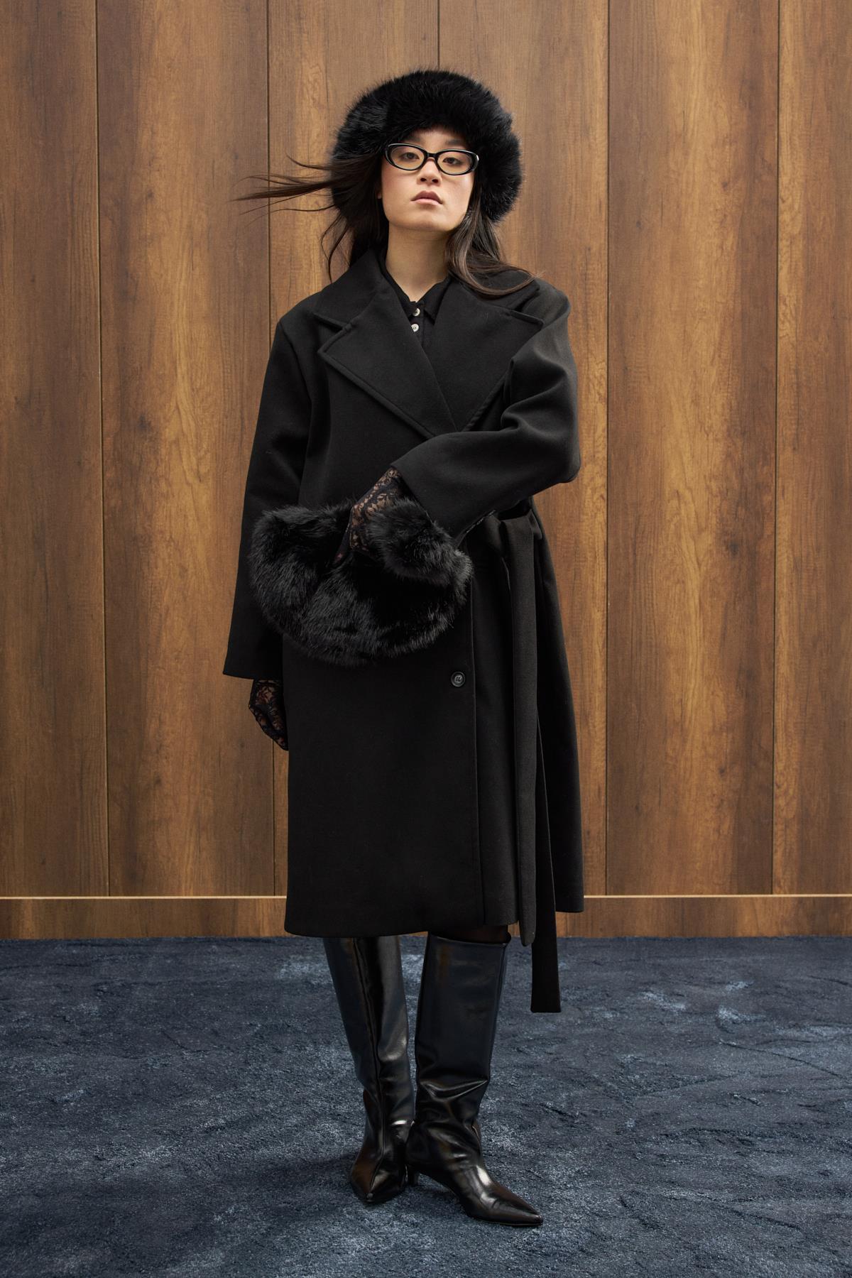 Serande Yandan Bağlamalı Kaşe Kaban  - Siyah 