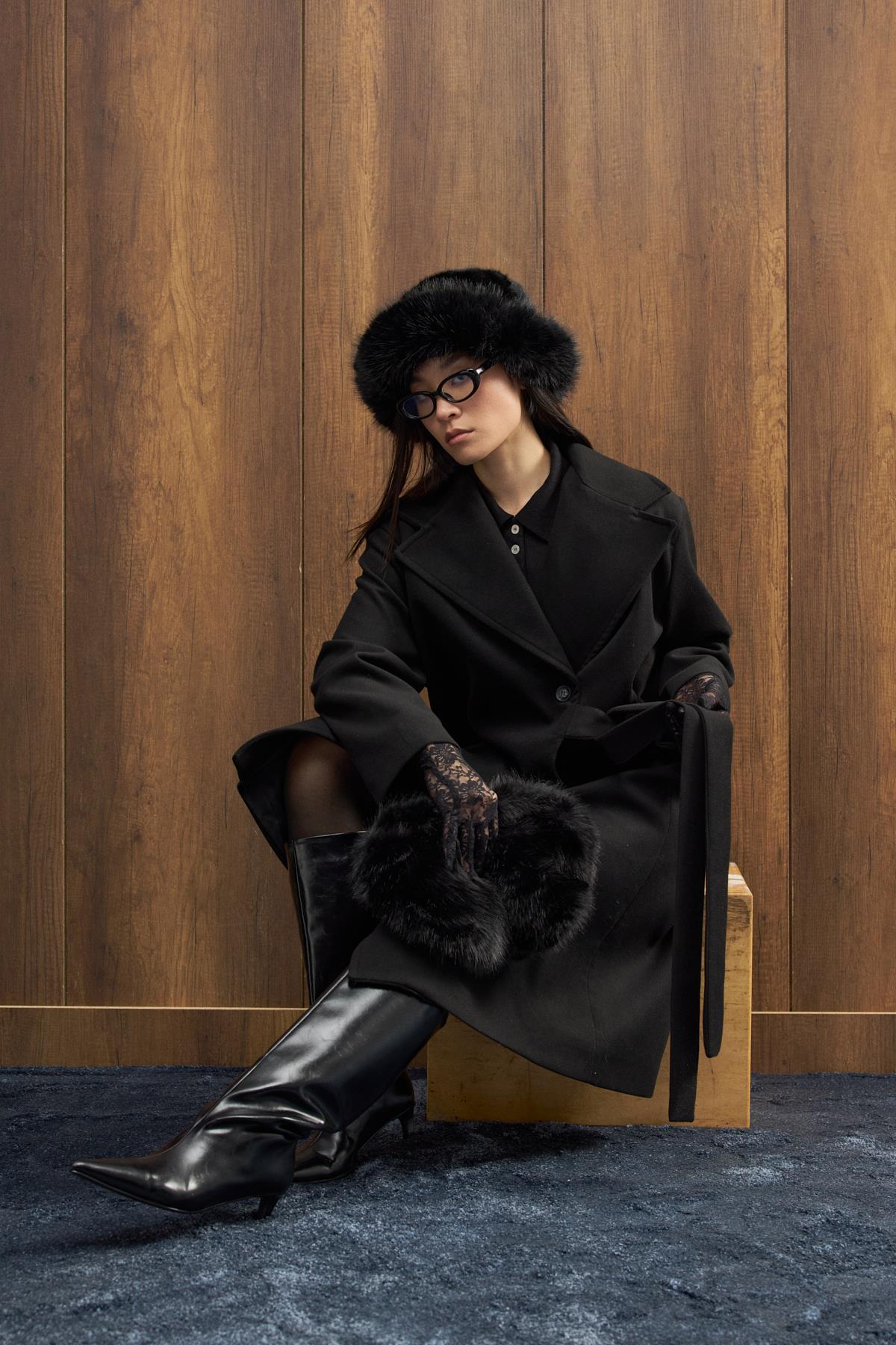 Serande Yandan Bağlamalı Kaşe Kaban  - Siyah 