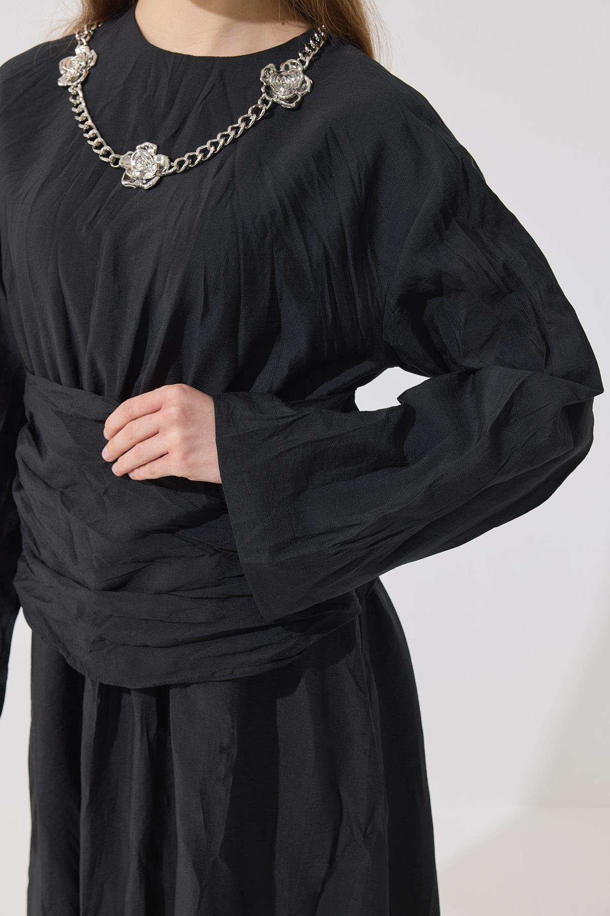 Silvia Kuşak Kemerli Pilili Elbise- Siyah