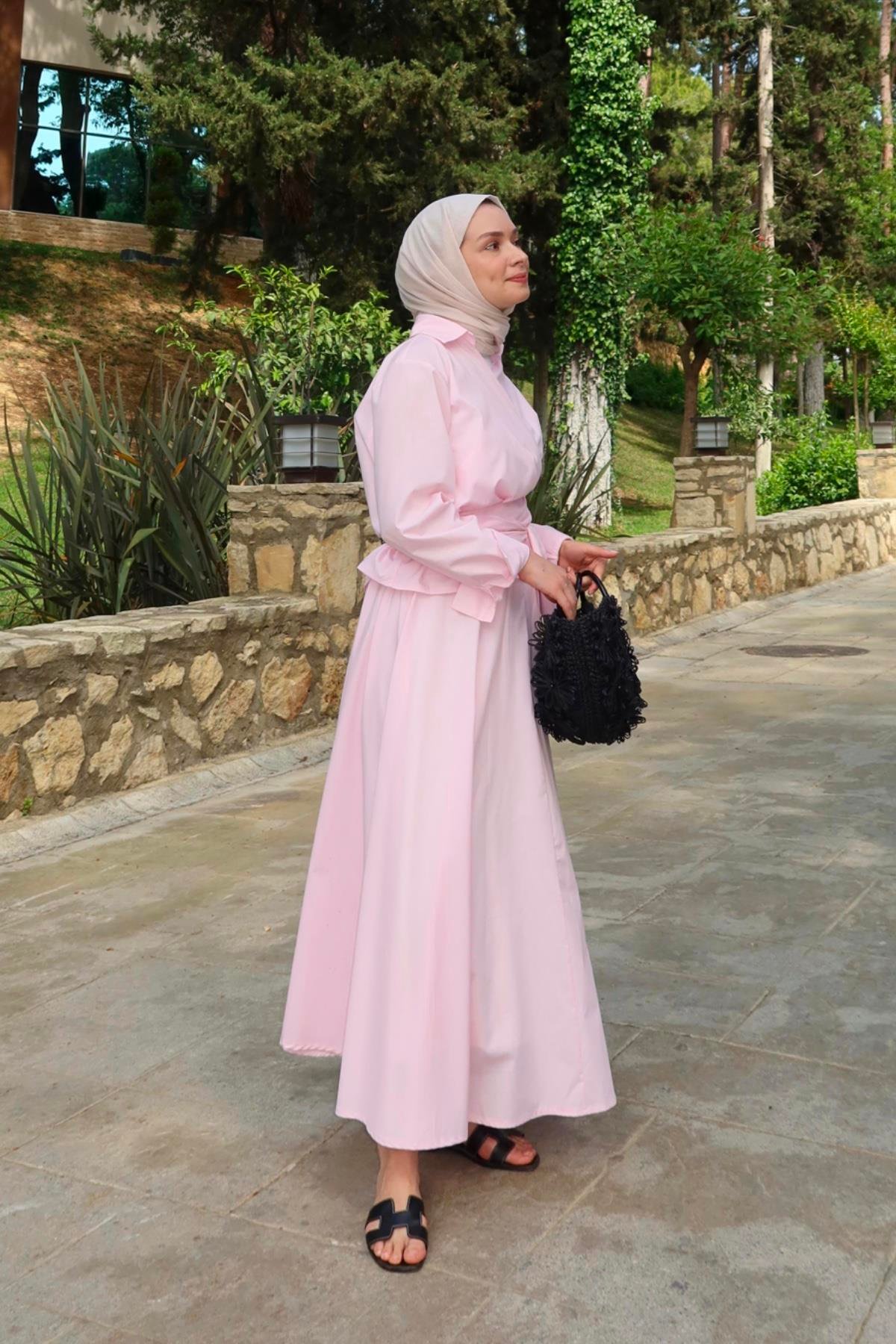 Şüheda’nın Anna Bağlamalı Poplin Takım Kombini