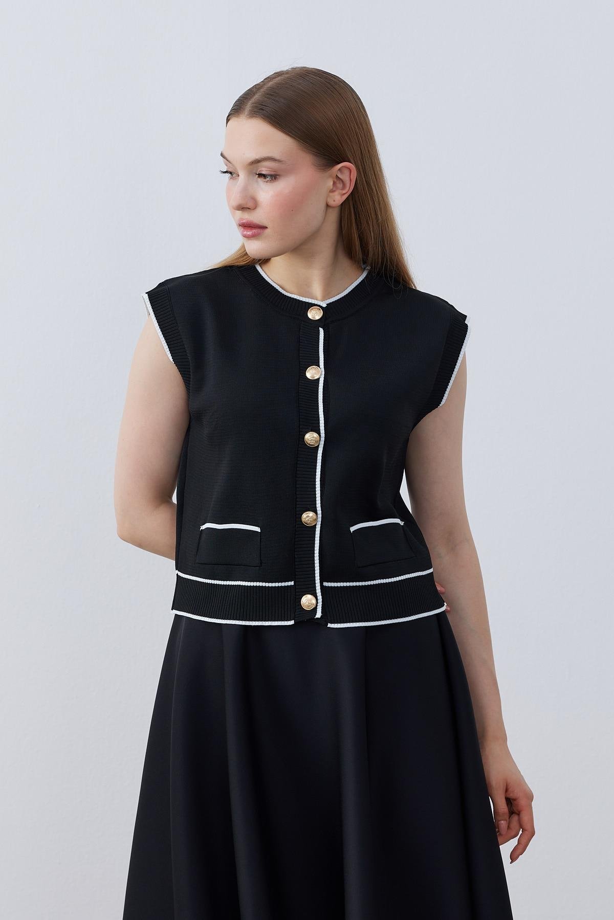 Twila Gold Düğmeli Basic Süveter - Siyah