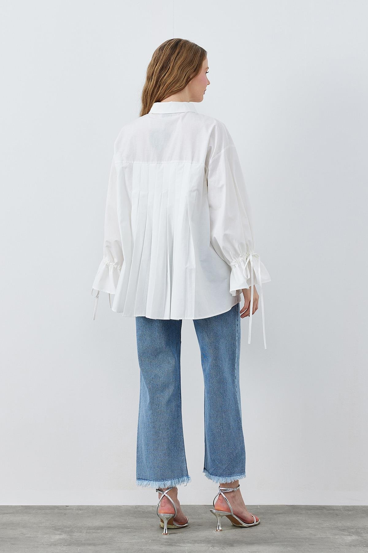 VİOLA TAŞ DÜĞMELİ KOLU BÜZGÜLÜ POPLİN GÖMLEK - BEYAZ