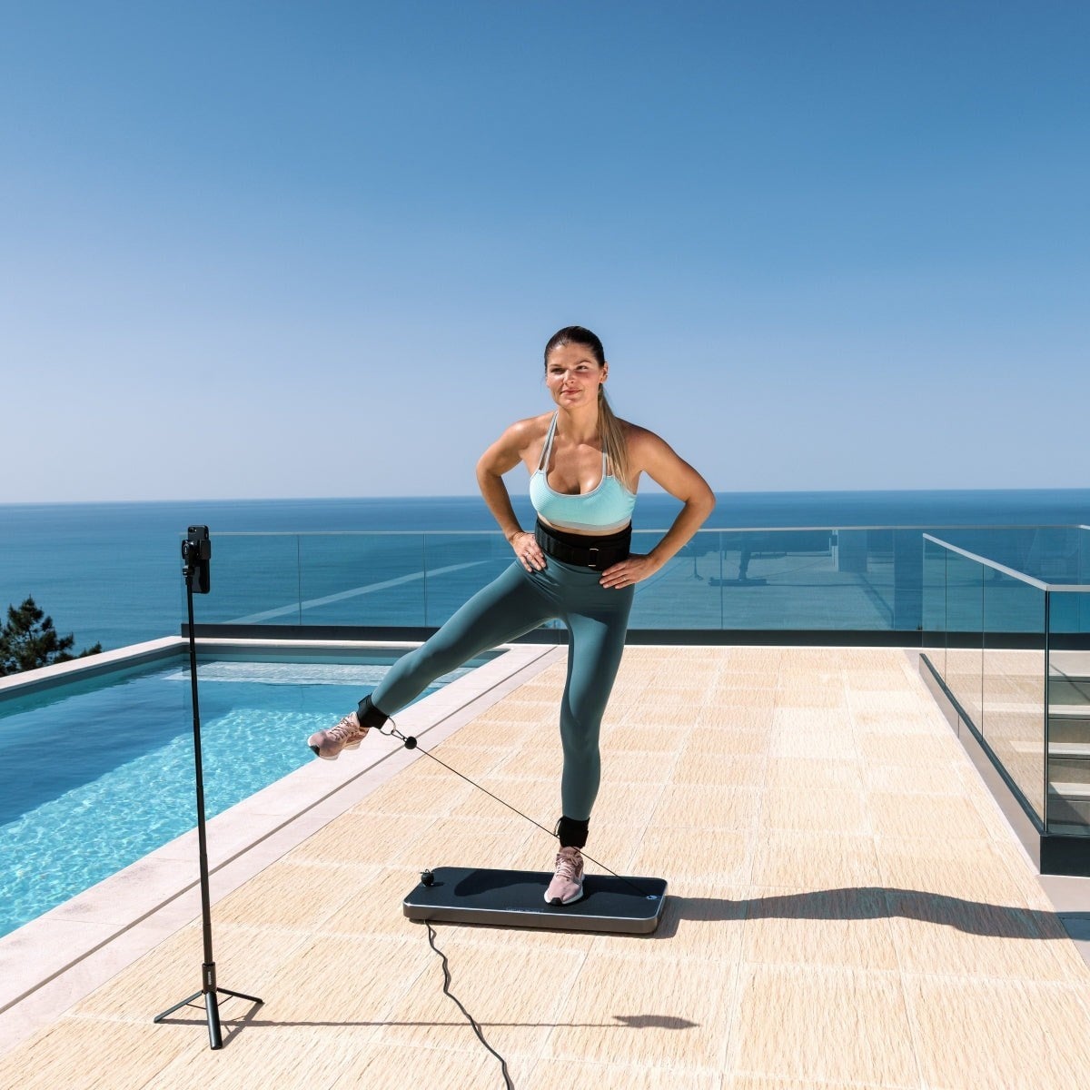 Flow Fitness DSG100i Smart Home Gym – Kuvvet İstasyonu – 60 kg – Ücretsiz Uygulama