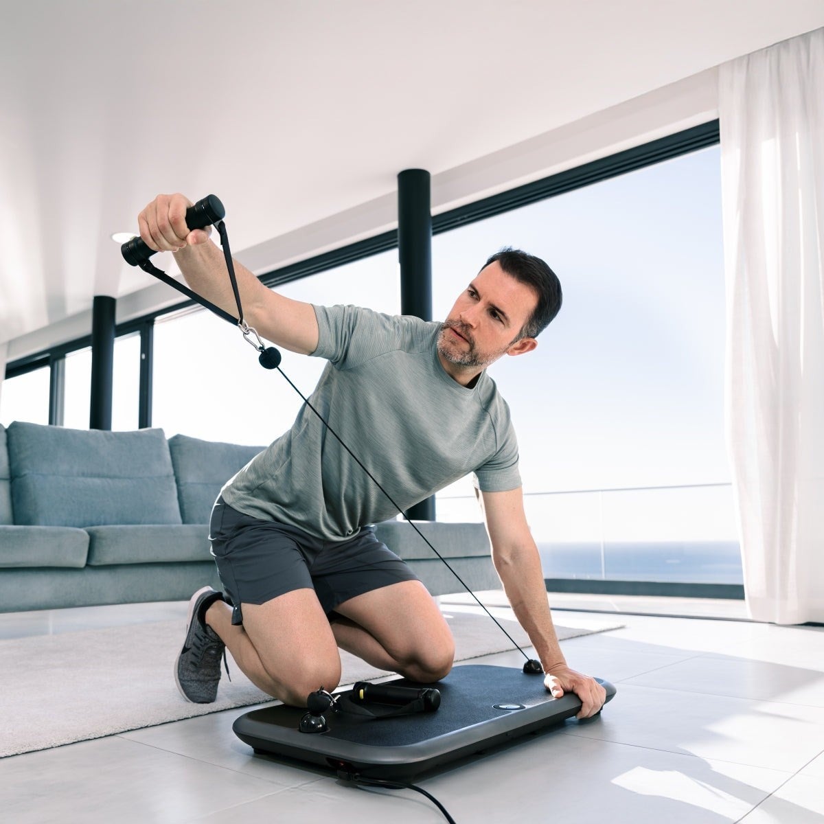 Flow Fitness DSG200i Smart Home Gym – Kuvvet İstasyonu – 90 kg – Ücretsiz Uygulama