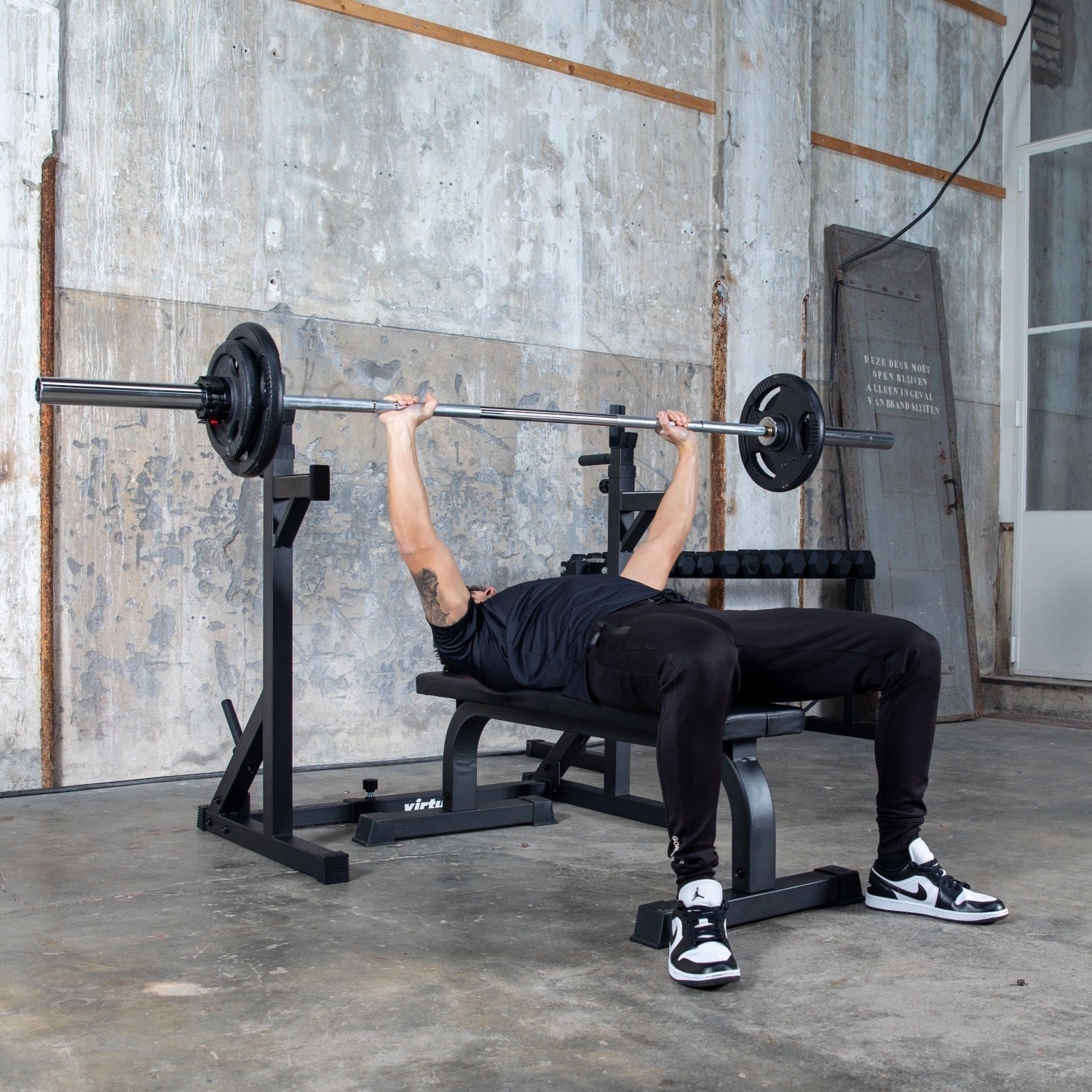 VirtuFit Ayarlanabilir Squat Rack – Halter Destekli – Dip Barlı