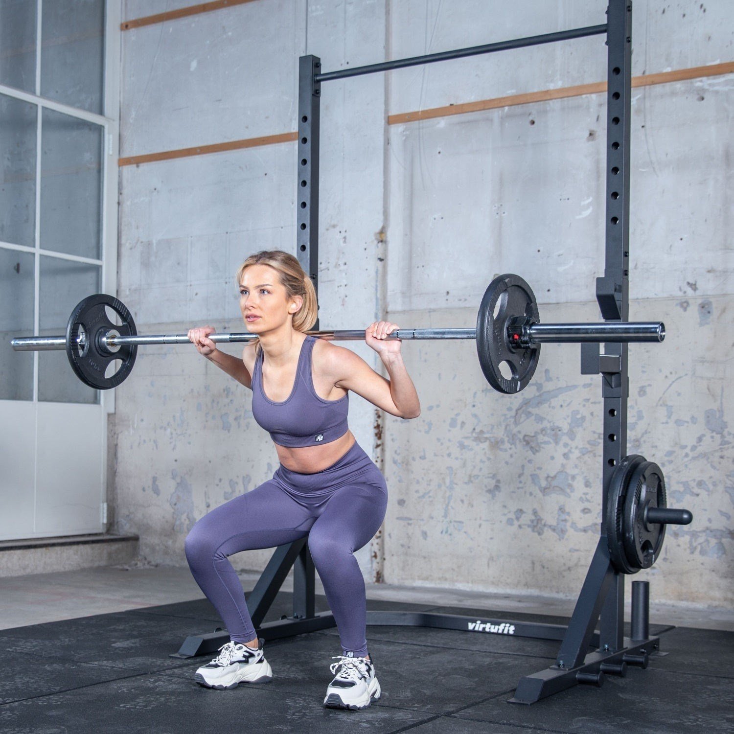 VirtuFit Power Rack Squat Rack Pro – Pull-Up Barlı