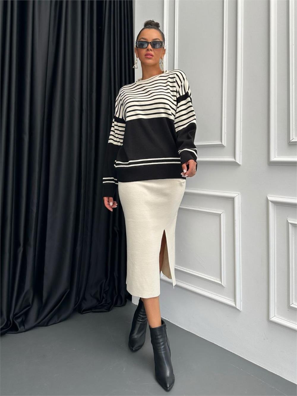Crew Neck Striped Skirt Knitwear Suit - Cream-385-2799-R28
