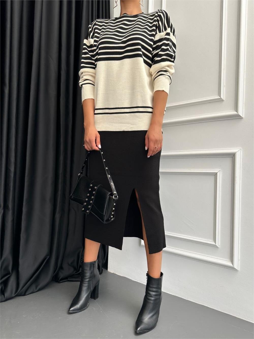 Crew Neck Striped Skirt Knitwear Suit -Black-385-2799-R01