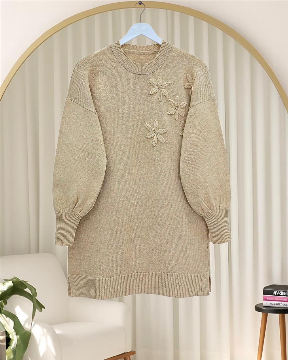 Çiçek Desenli Taşlı Yumoş Triko Kazak -Açık Vizon-295-4515-R51