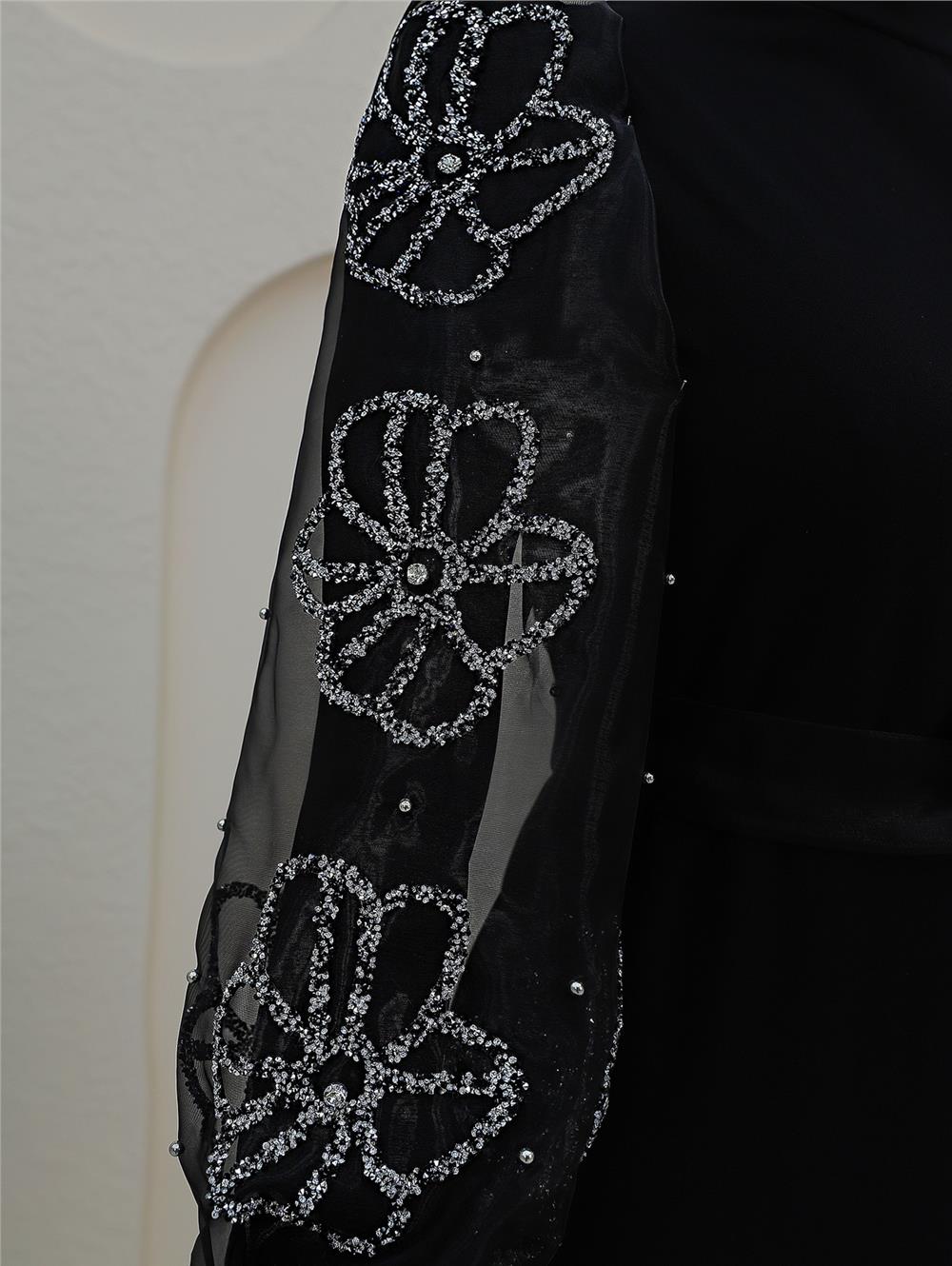 Dik Yaka Organze Kol Taş Detaylı Elbise -Siyah-316-4612-R01