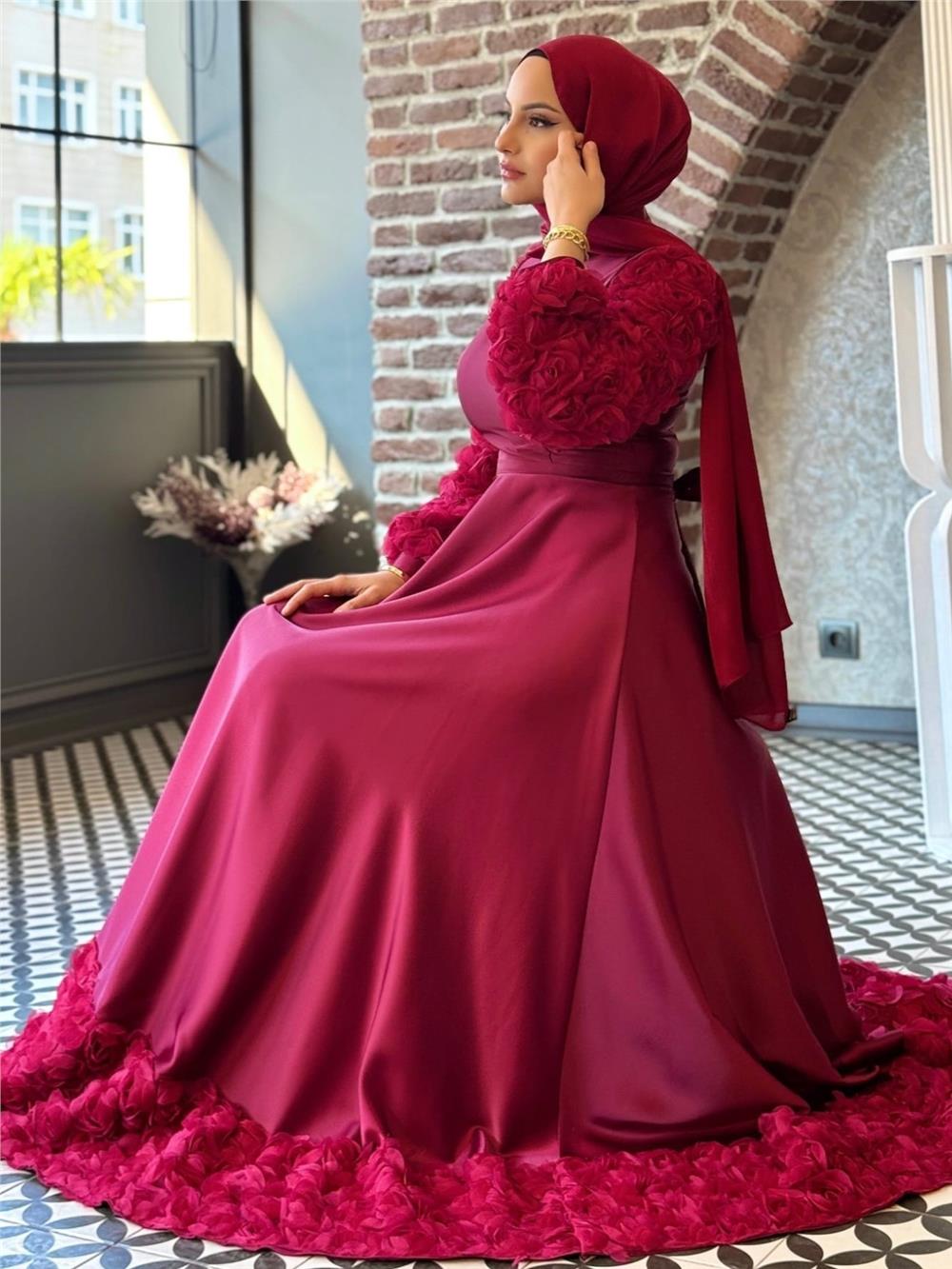 Eteği Ve Kolları Gül Detaylı Saten Abiye  -Bordo-316-4661-R04
