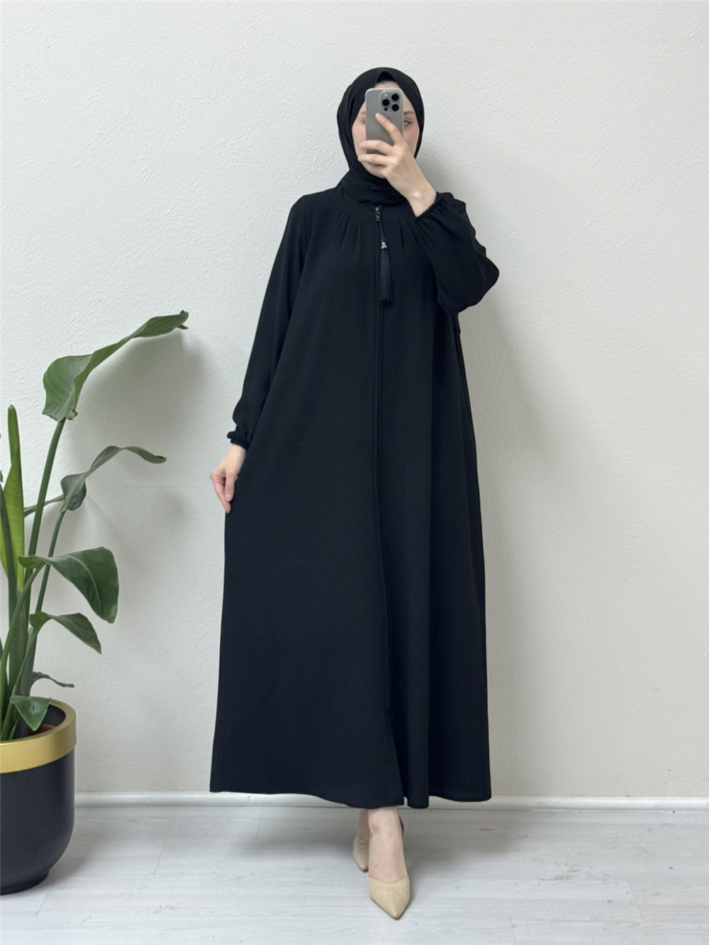 Padded Cap with Zipper Tassel Detail -Black-386-6097-R01