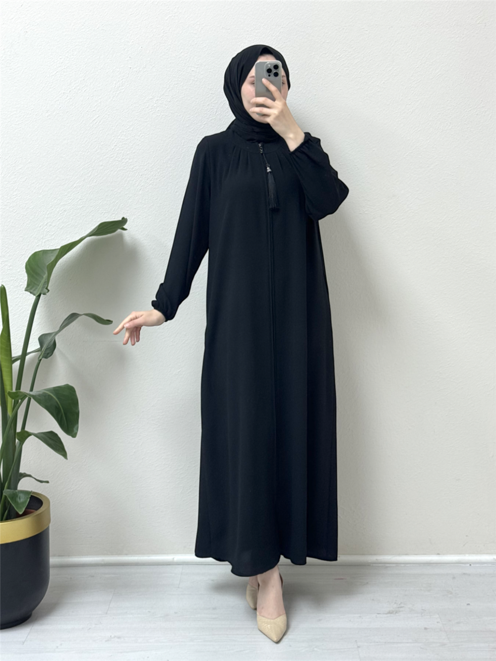 Padded Cap with Zipper Tassel Detail -Black-386-6097-R01